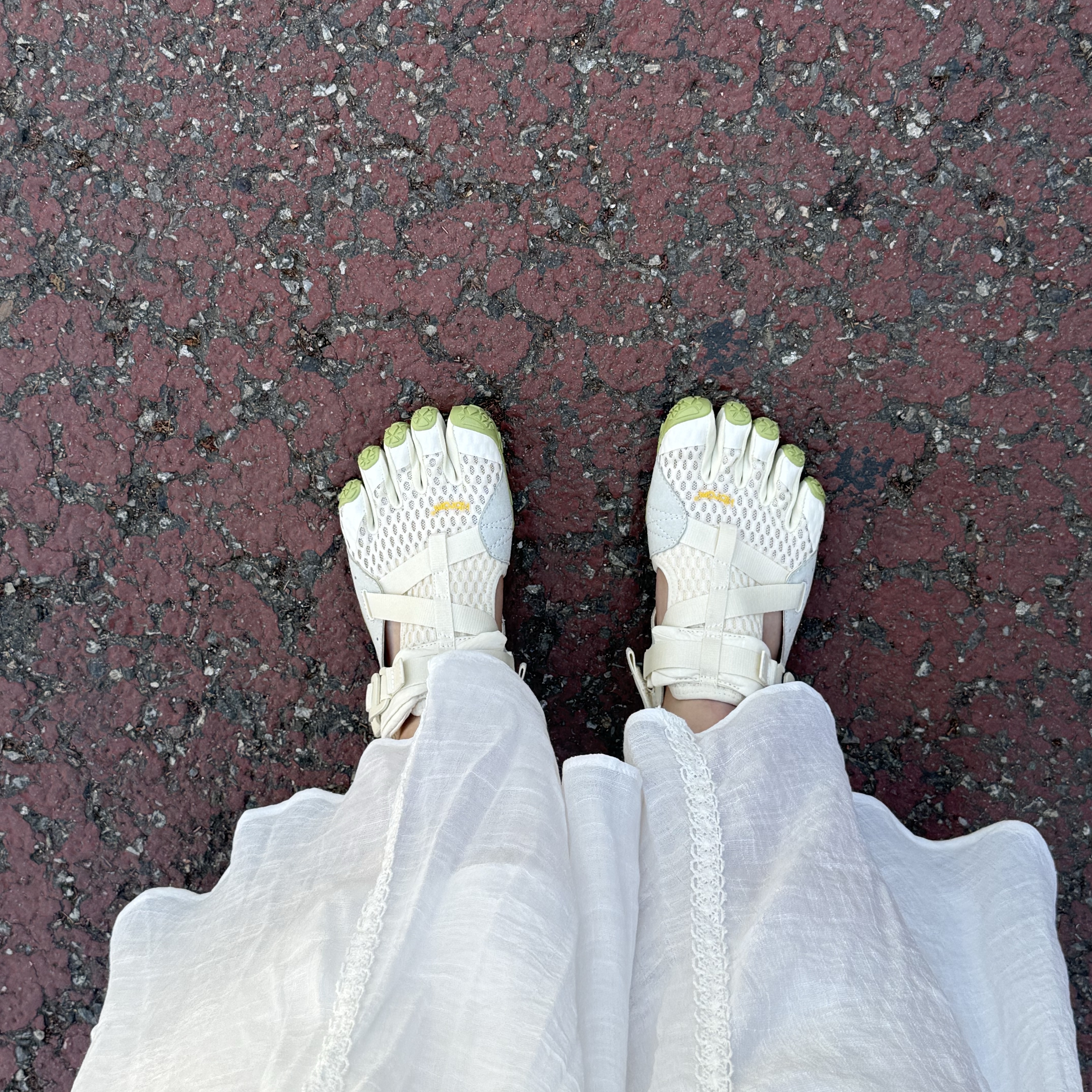 Vibram Fivefingers Breezandal Ivory Green - 26SS, (W) Vibram Fivefingers Breezandal Ivory Green 착용 스타일