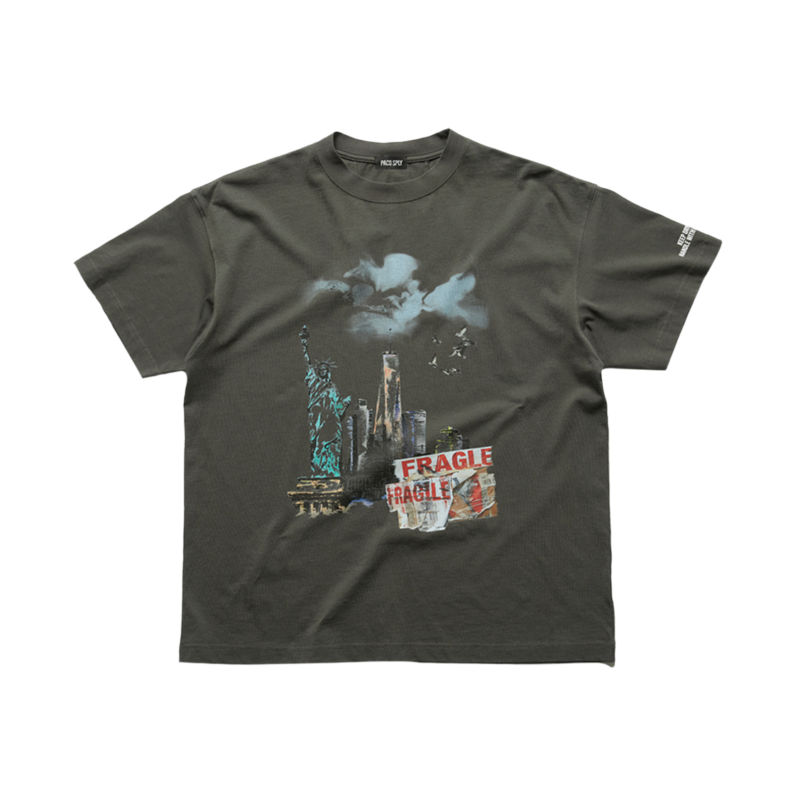 [트리플적립] 파코서플라이 리버티 프래질 티셔츠 차콜([트리플적립] PACOSPLY Liberty Fragile T-Shirts Charcoal)