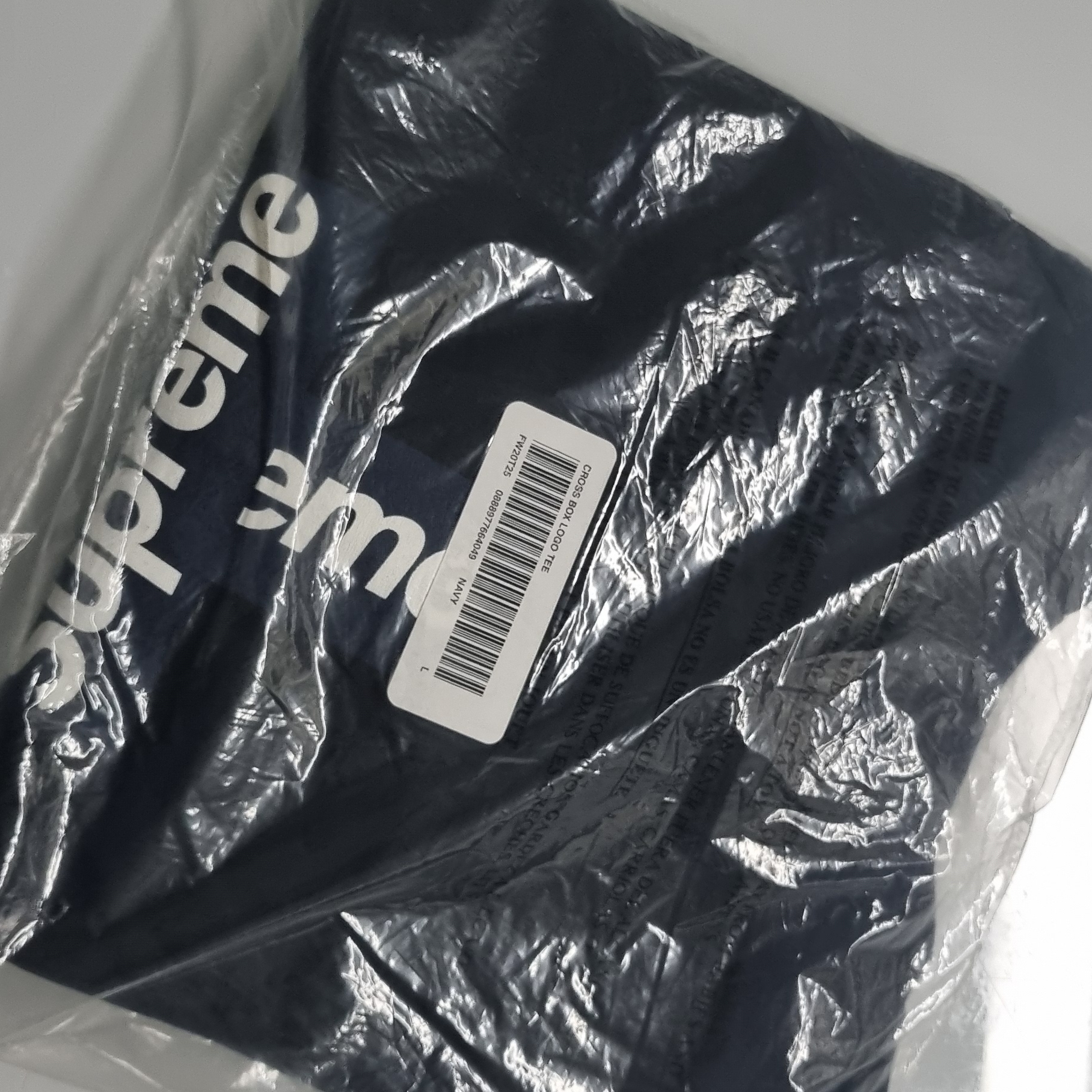 Supreme Cross Box Logo T-Shirt Navy - 20FW 착용 스타일