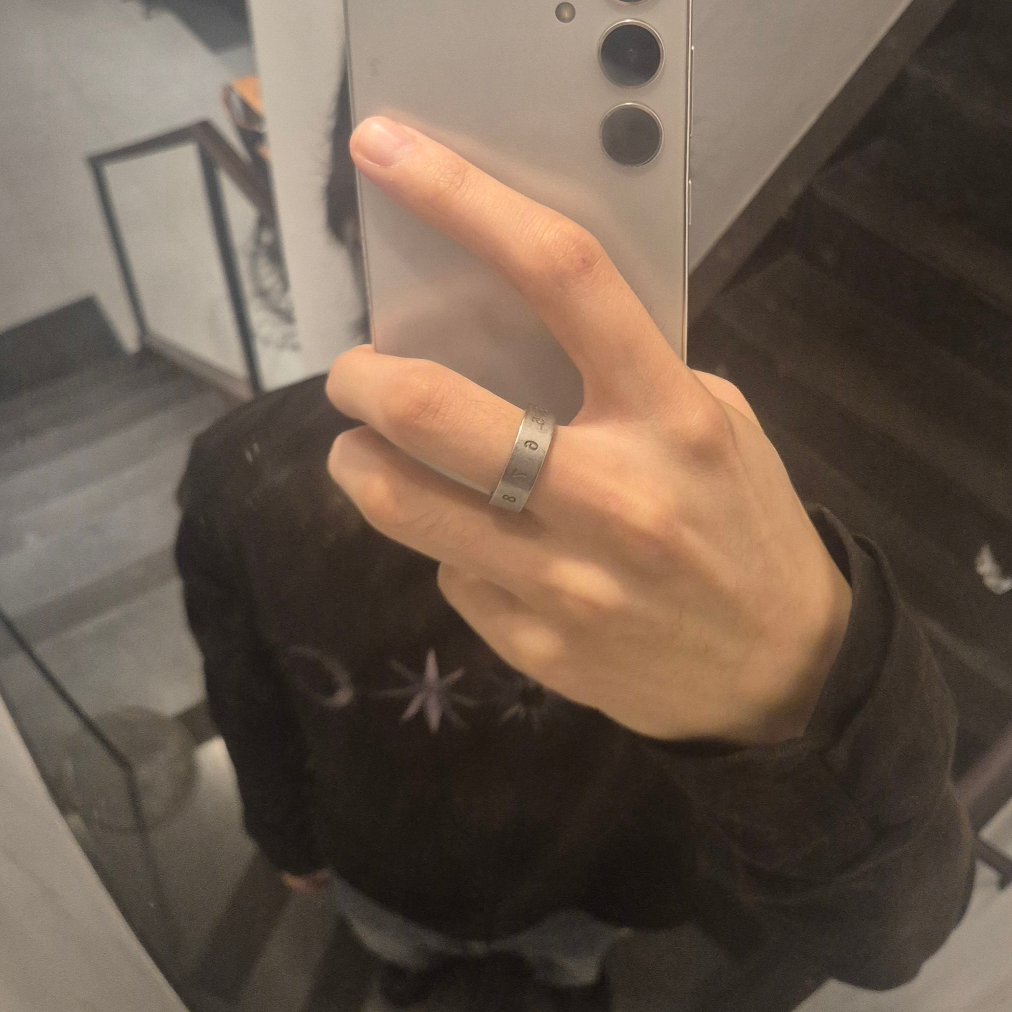 Maison Margiela Numerical Band Silver Ring Silver 착용 스타일