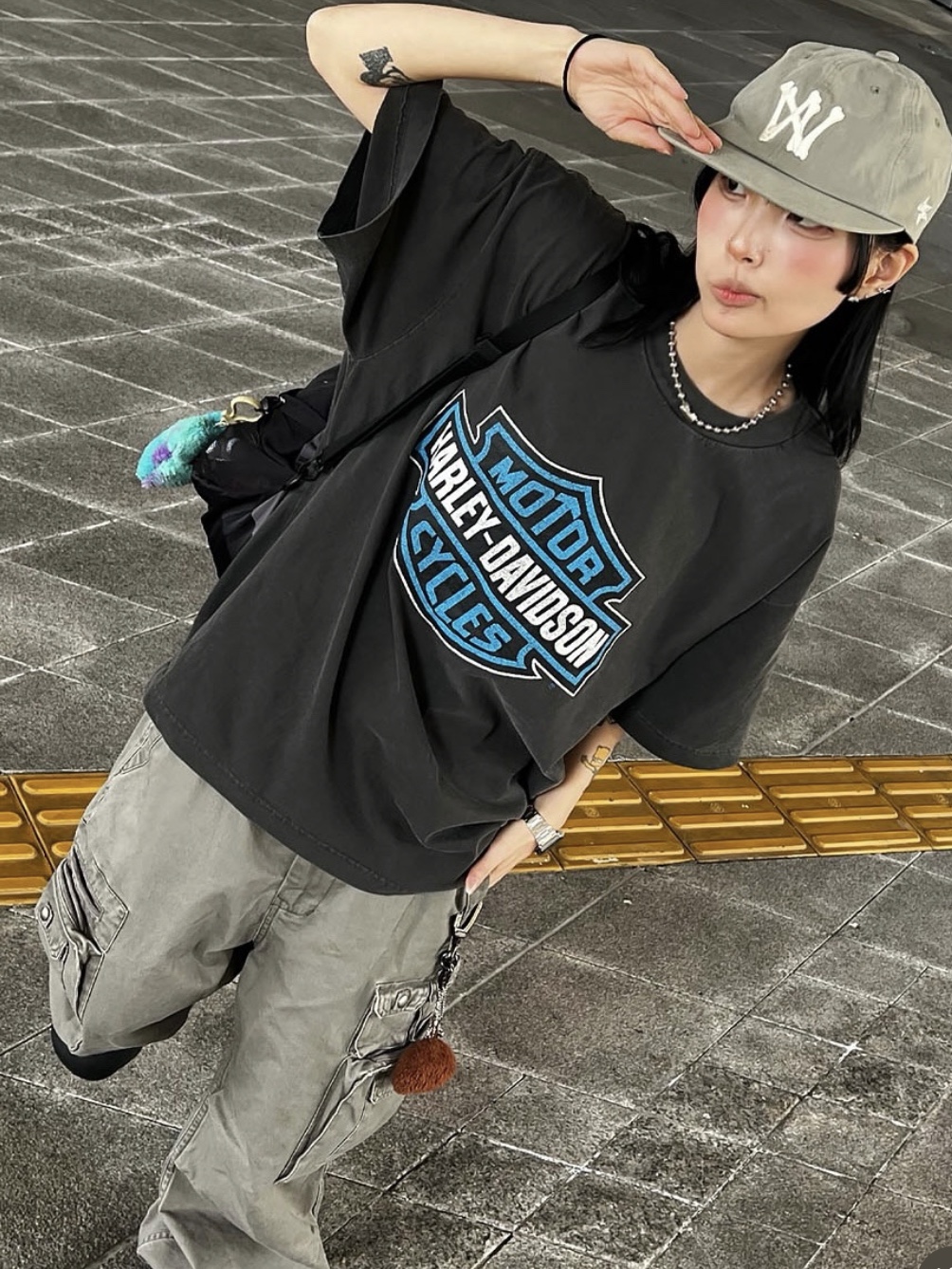 Aoiro 6-Panel Bone A/N Cap Olive, Crocs Overpuff Shorty Black 착용 스타일 - 3