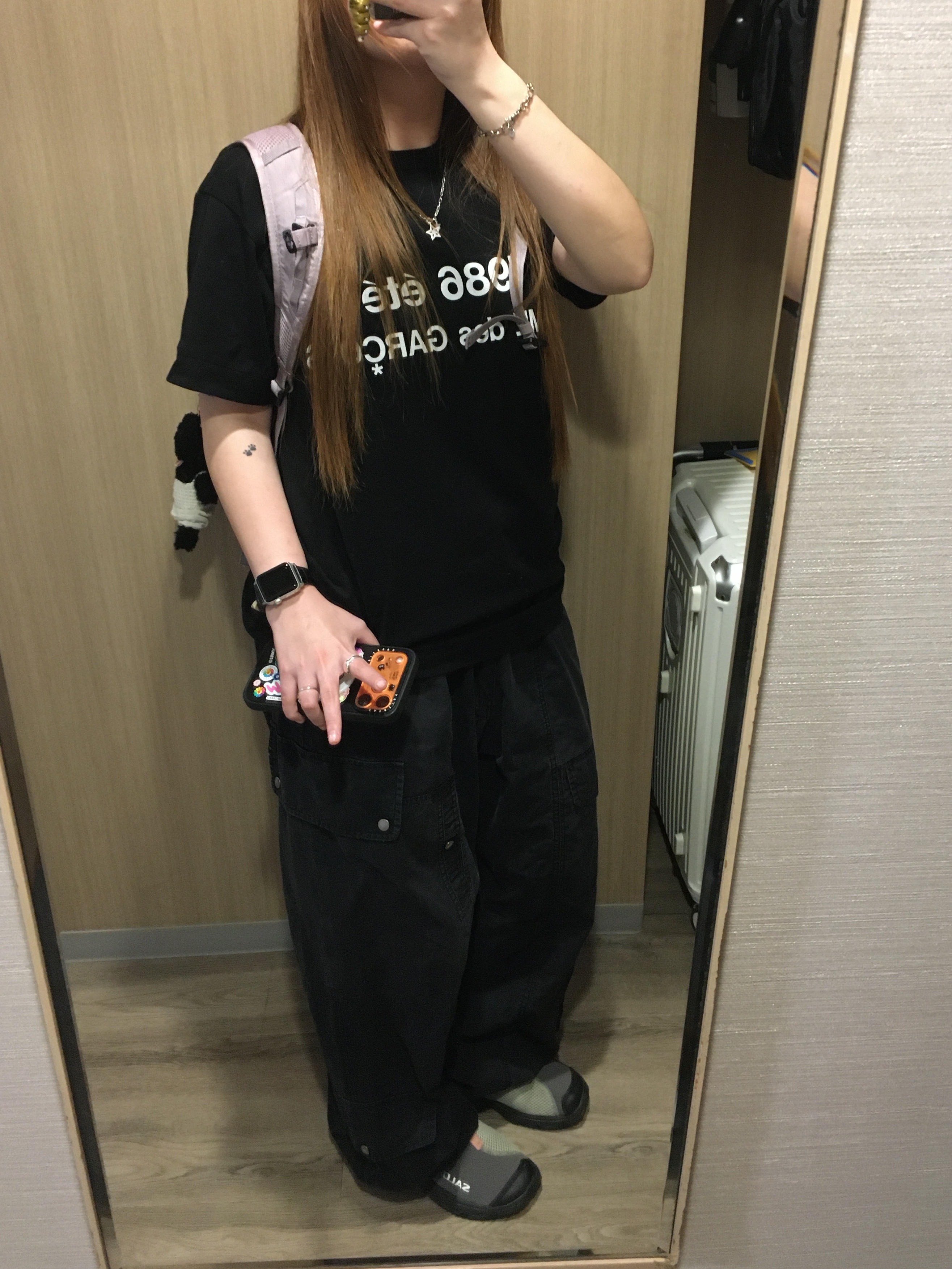 CDG 1986 Comme des Garcons T-Shirt Black, Salomon RX Slide 3.0 Pewter 착용 스타일 - 1
