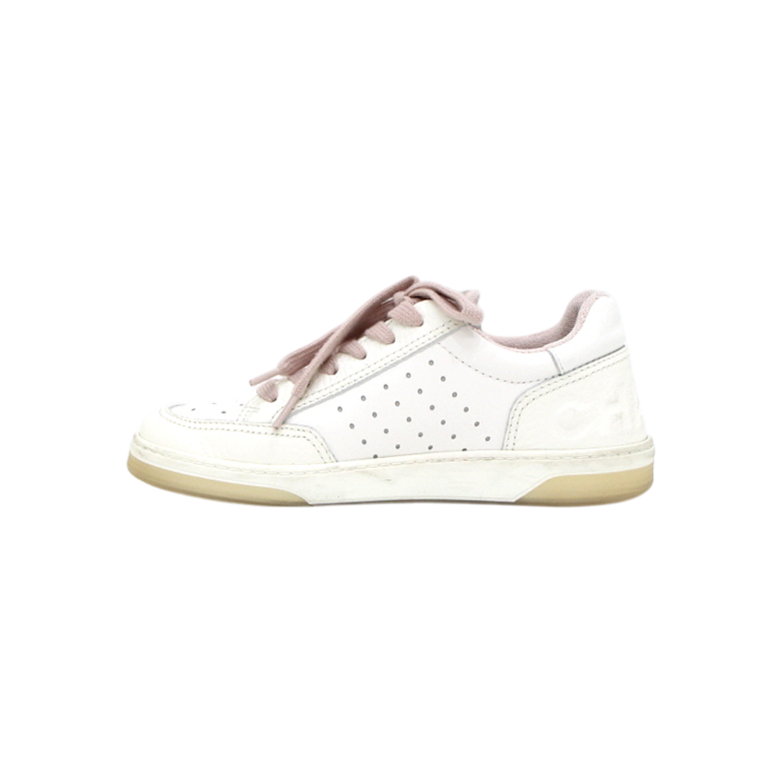 ITGOVWTHE9KA Chanel White Logo Tennis Sneakers