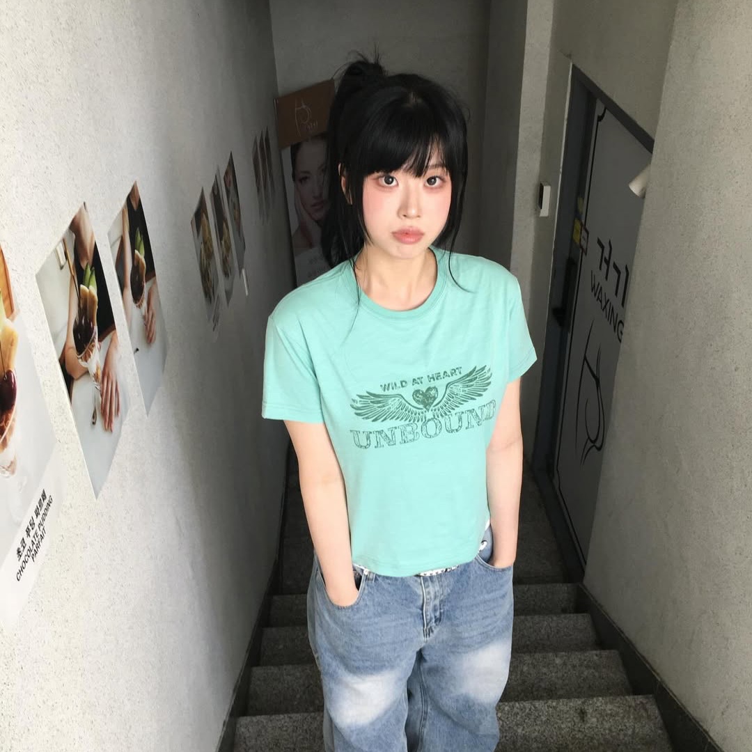 MAINBOOTH Heartwing T-shirt Mint 착용 스타일 - 3