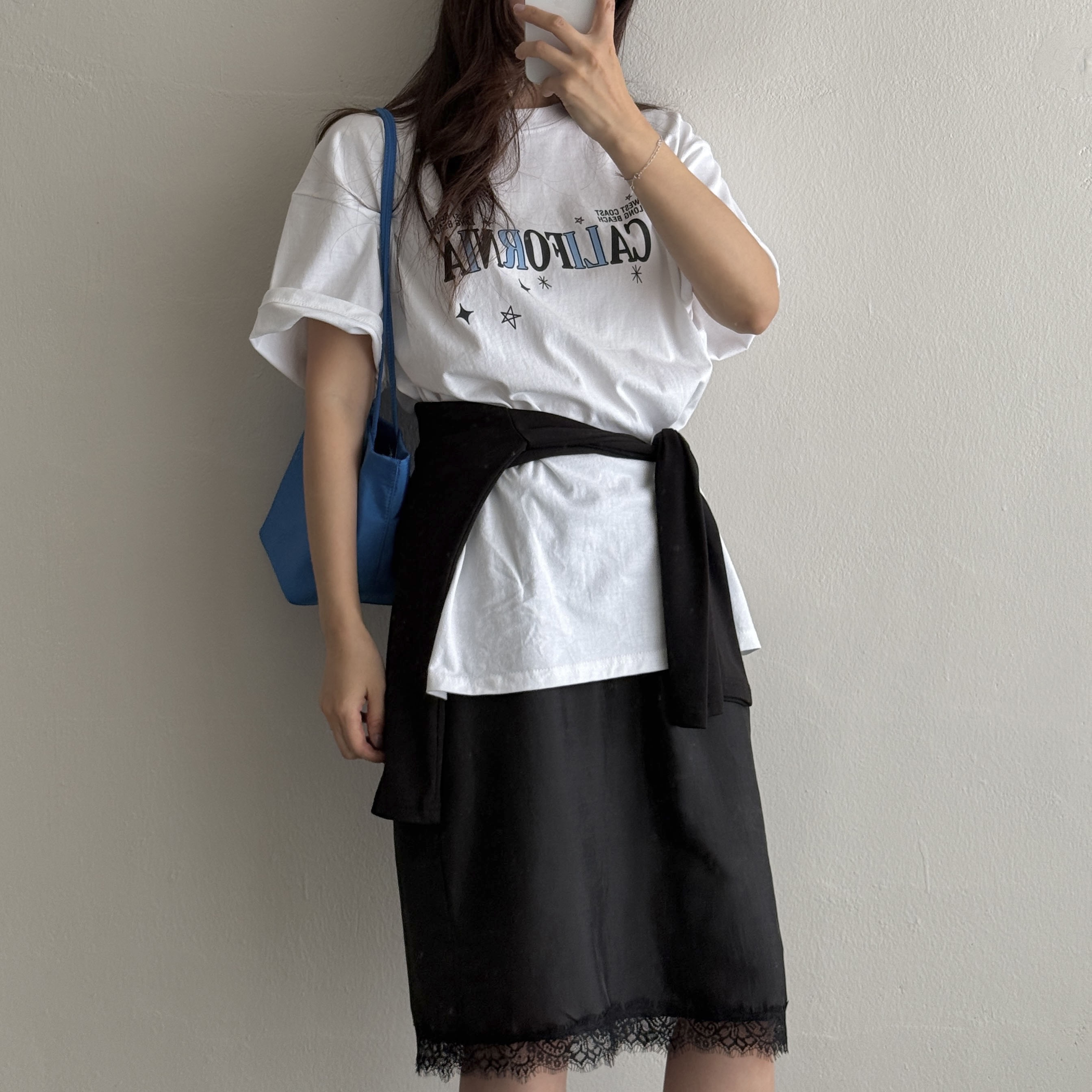 (W) Nike Cortez Leather White Black 착용 스타일 - 1