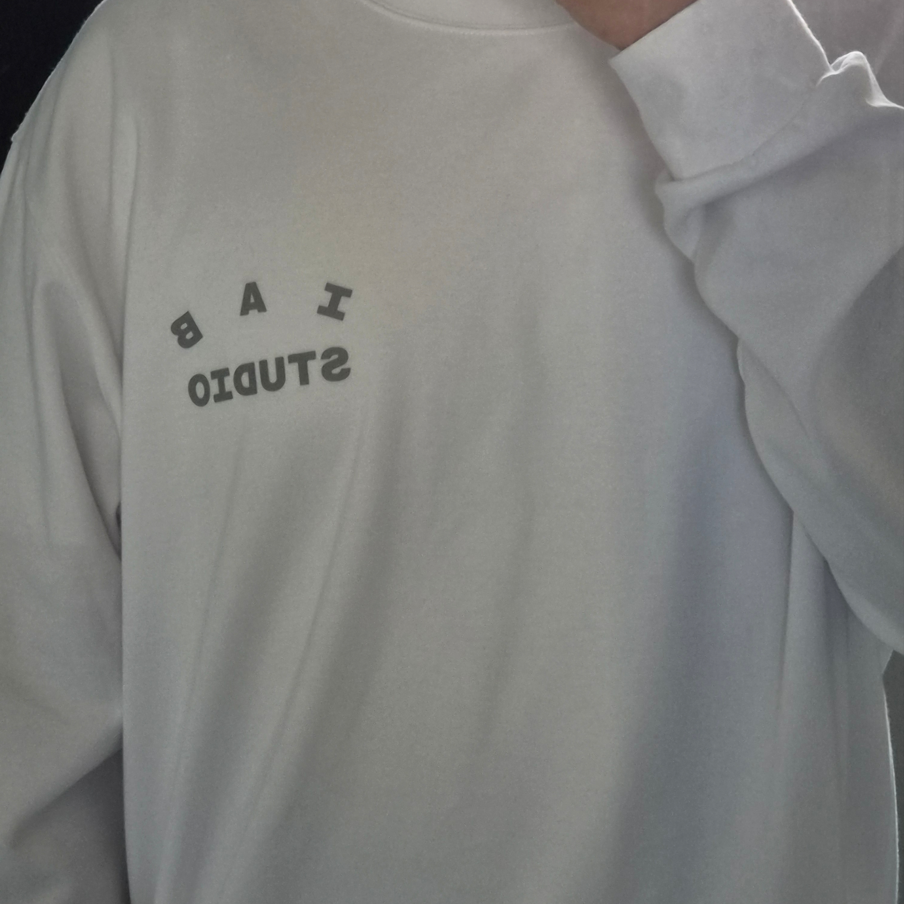 IAB Studio IAB Long Sleeve White - 26SS 착용 스타일