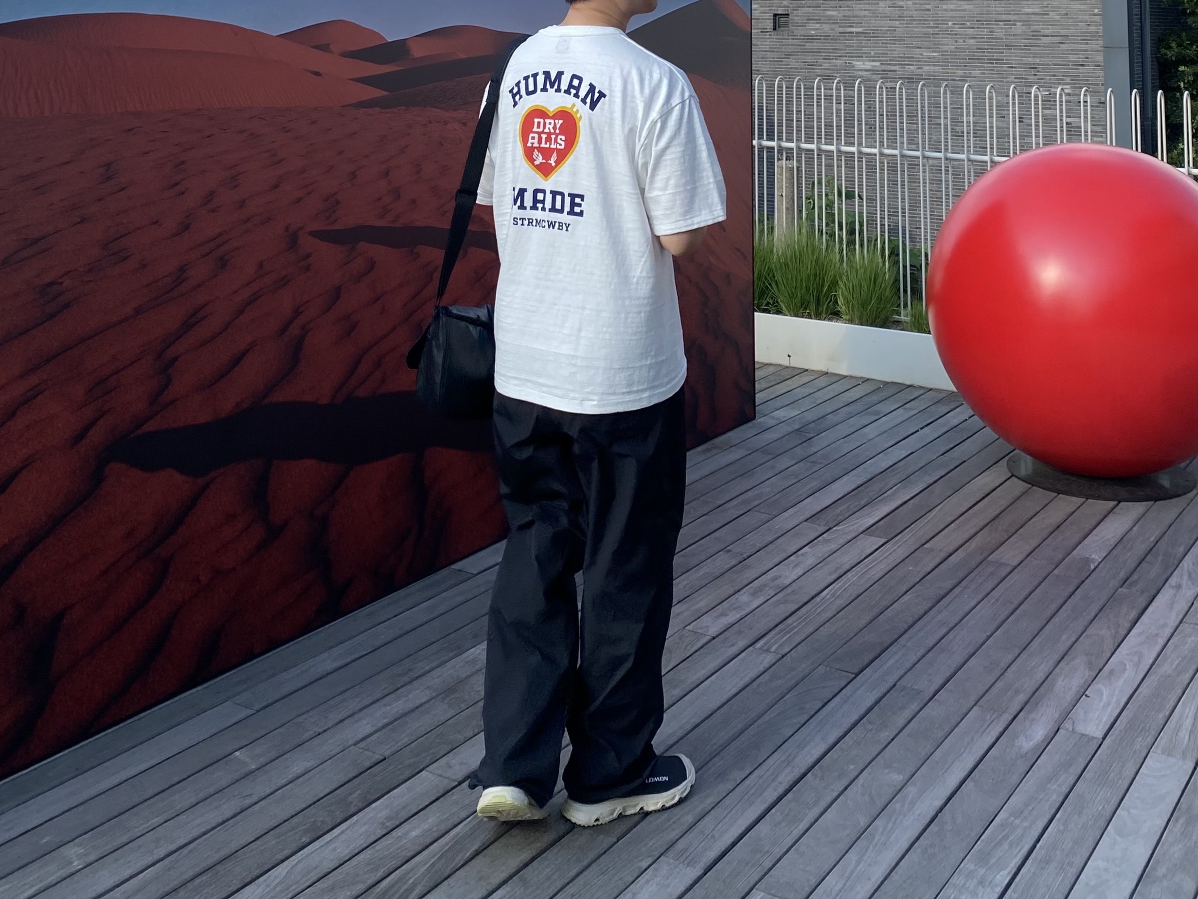 Human Made Graphic T-Shirt #07 White, Salomon RX Slide 3.0 Pewter 착용 스타일
