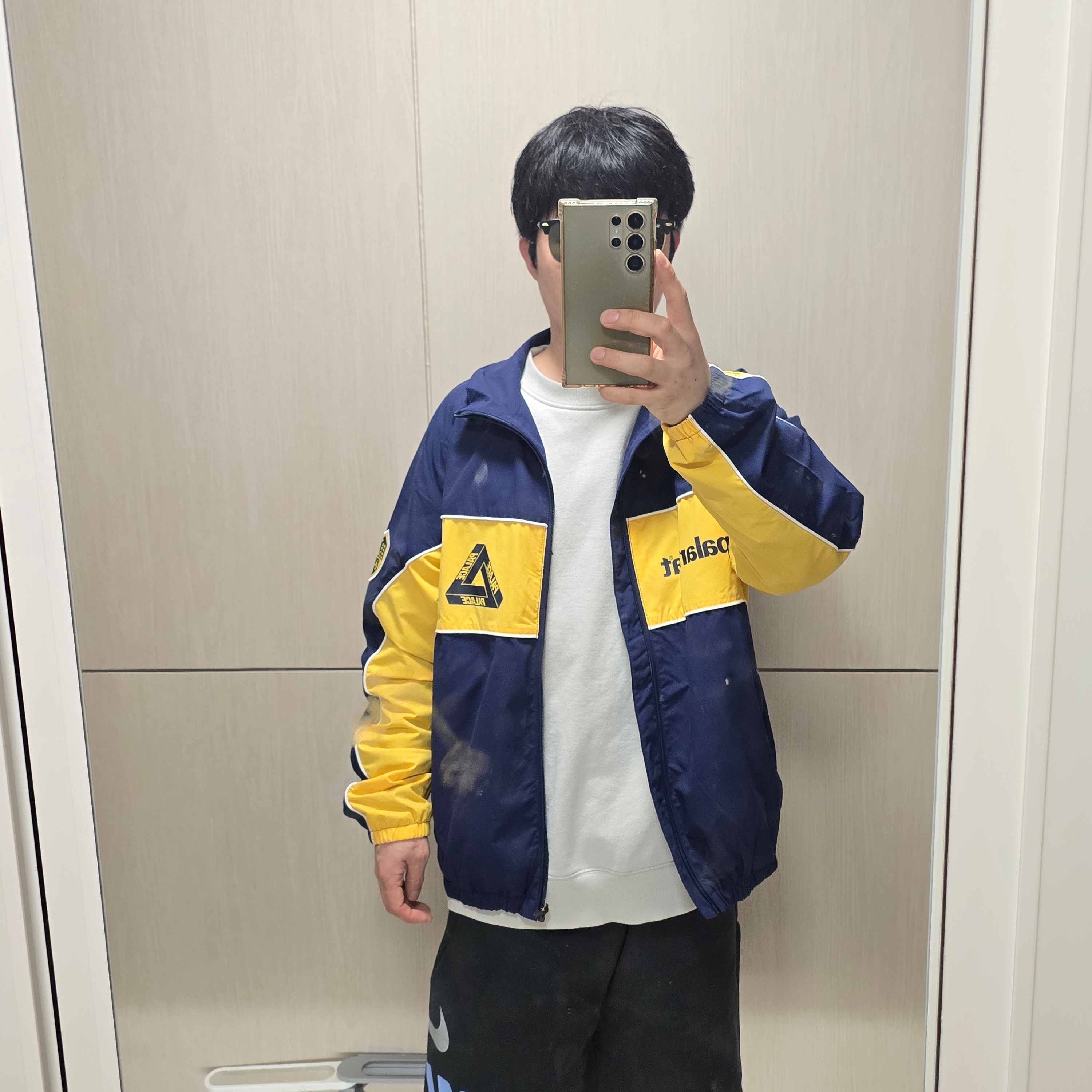 Palace x Nike Sweat Short Black - 26SS, Palace Palamat Shell Jacket Navy - 24FW 착용 스타일 - 3