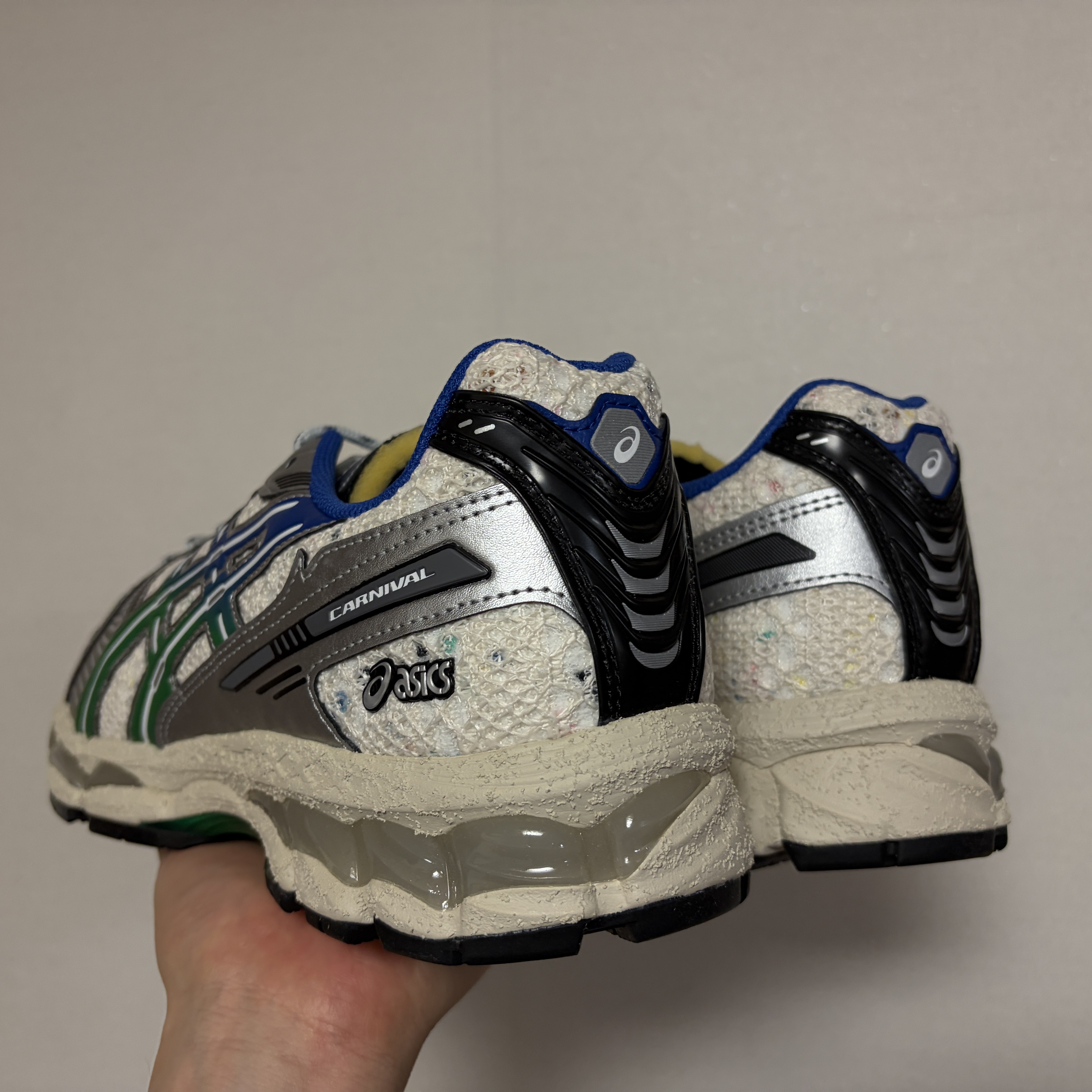 Asics x Carnival Gel-Kayano 12.1 Cream Green Basil 착용 스타일 - 2