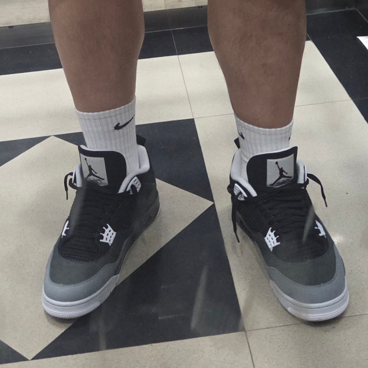 Jordan 4 Retro Fear 2024 착용 스타일