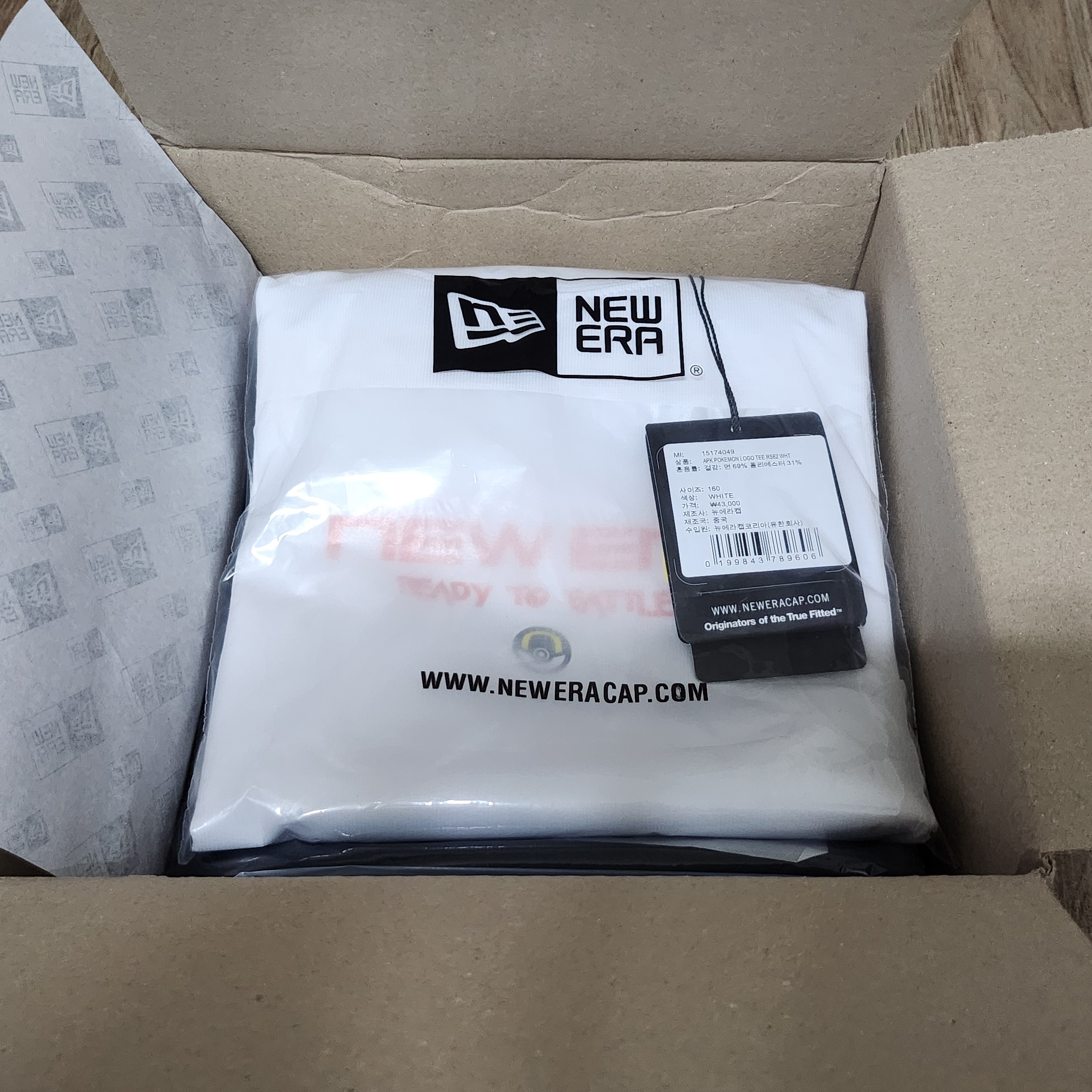 (Kids) New Era x Pokemon Logo T-Shirt White, (Kids) New Era x Pokemon Battle T-Shirt Navy 착용 스타일 - 2