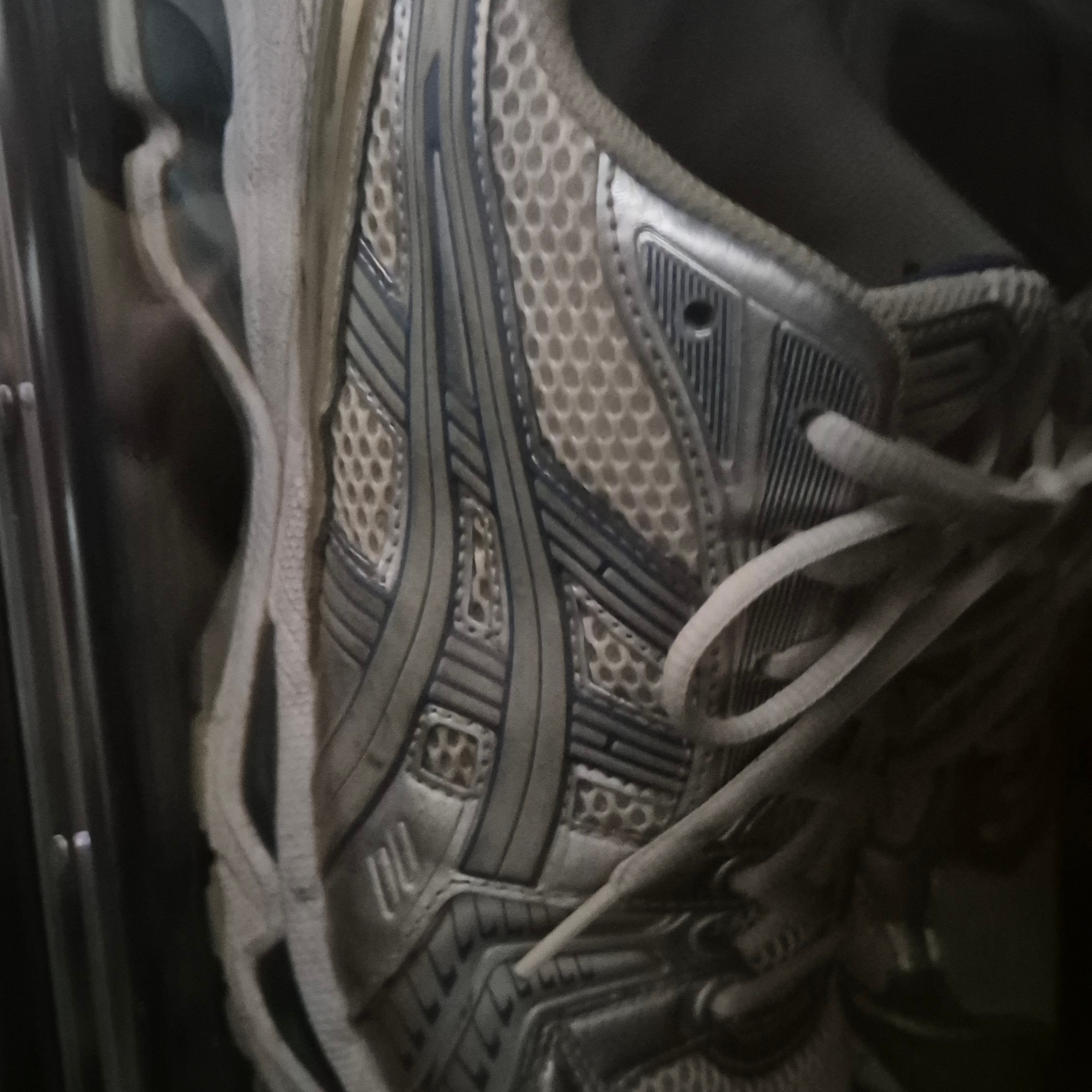 Asics Gel-Kayano 14 Cream Pure Silver 착용 스타일
