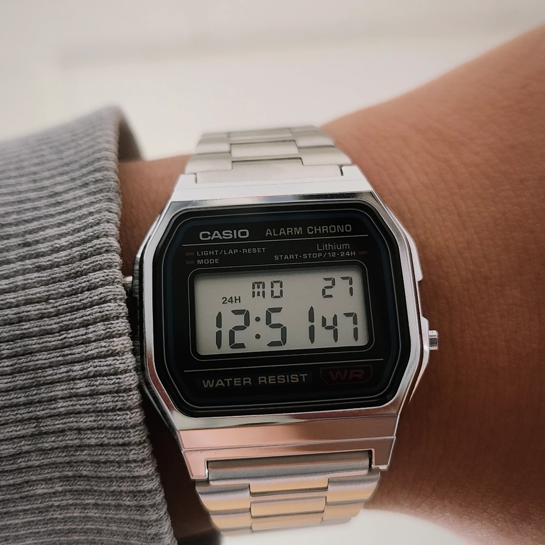 Casio A-158WA-1 착용 스타일
