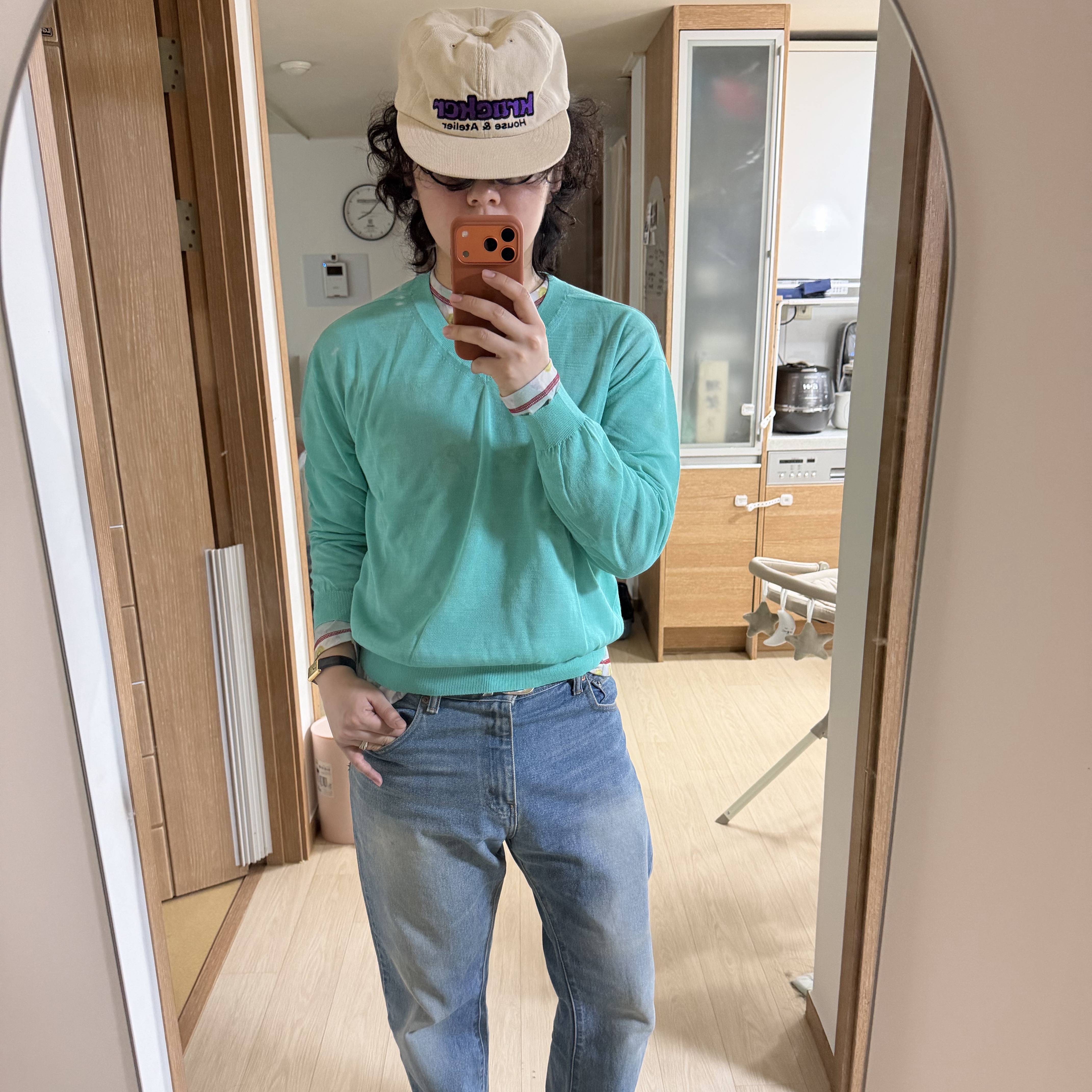 STU Sheer V-neck Knit Mint 착용 스타일 - 3