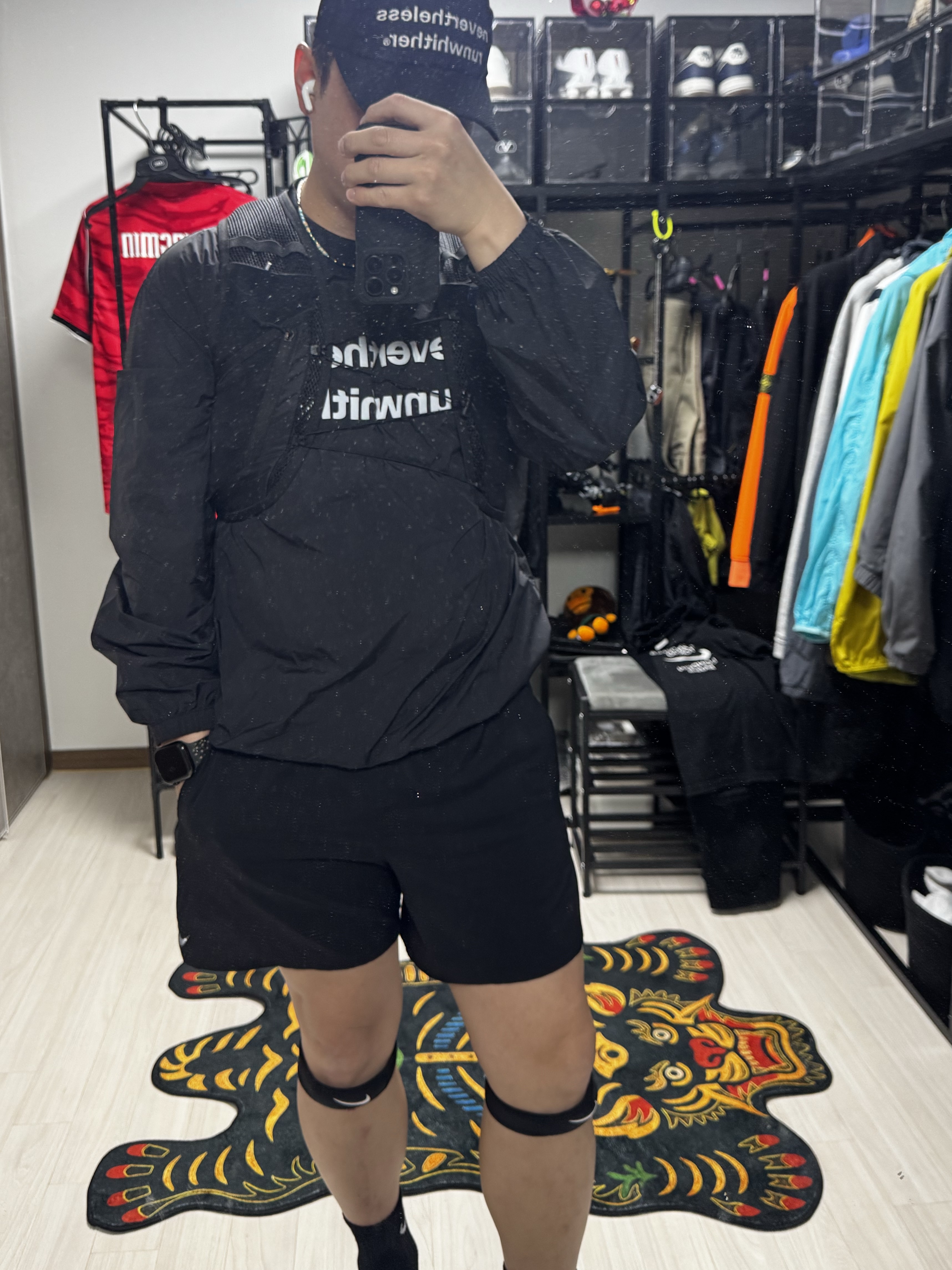 Nike Dri-Fit Challenger 5 Inch Brief Lined Versatile Shorts Black - Asia, [KREAM 단독] runwhither Windbreaker MTM Black 착용 스타일 - 1