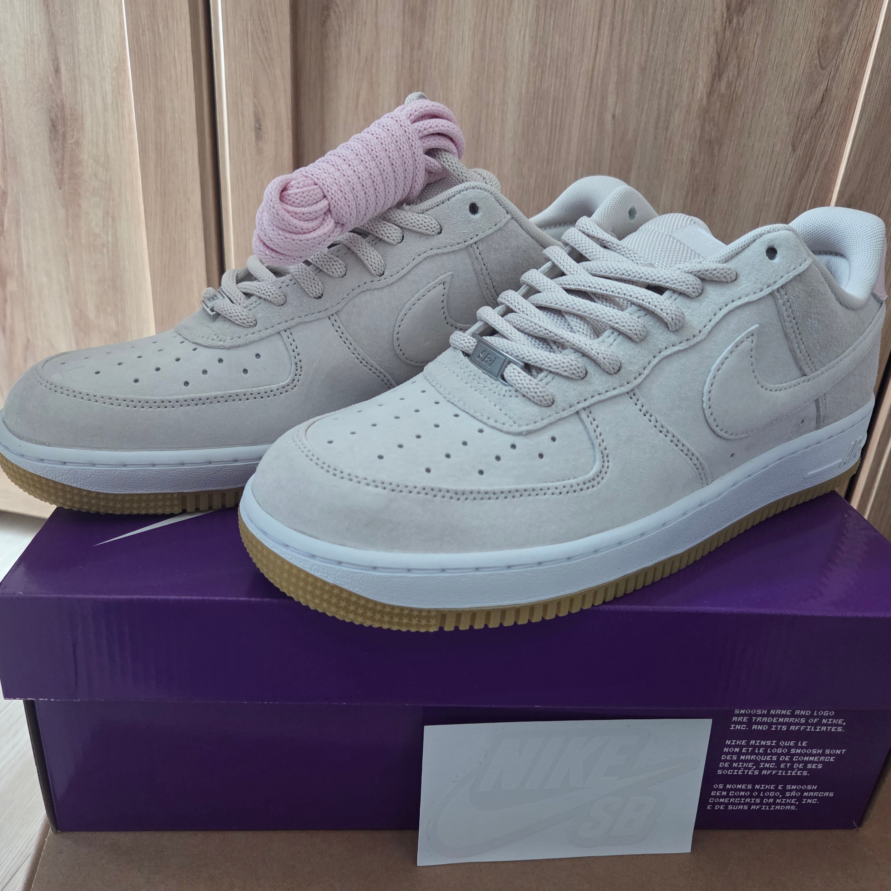 Nike SB Air Force 1 Low Light Orewood Brown and Pink Foam 착용 스타일 - 1
