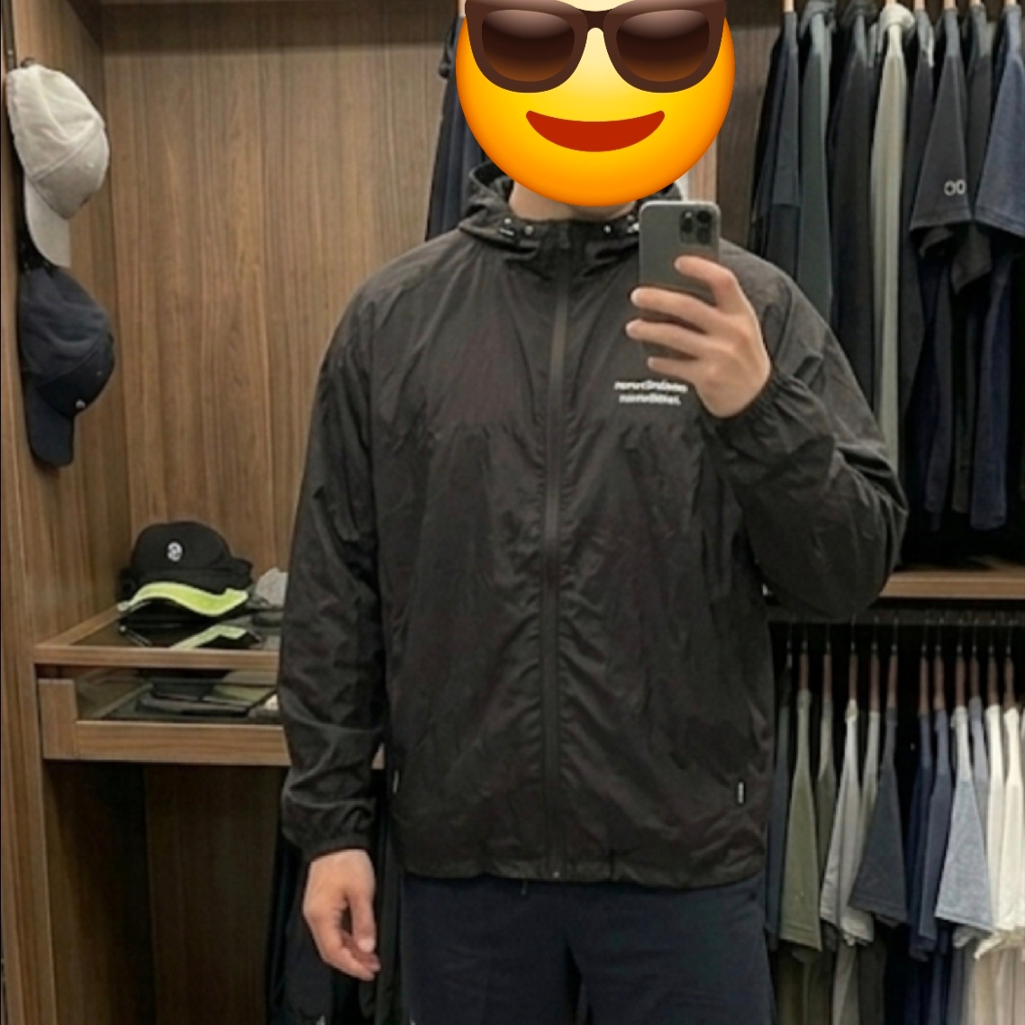 [KREAM 단독] runwhither Windbreaker Jacket V2 Black 착용 스타일