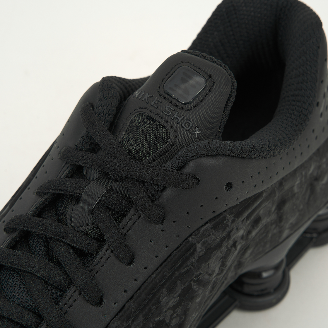 (W) 나이키 샥스 R4 블랙 다크 스모크 그레이((W) Nike Shox R4 Black Dark Smoke Grey) - 7