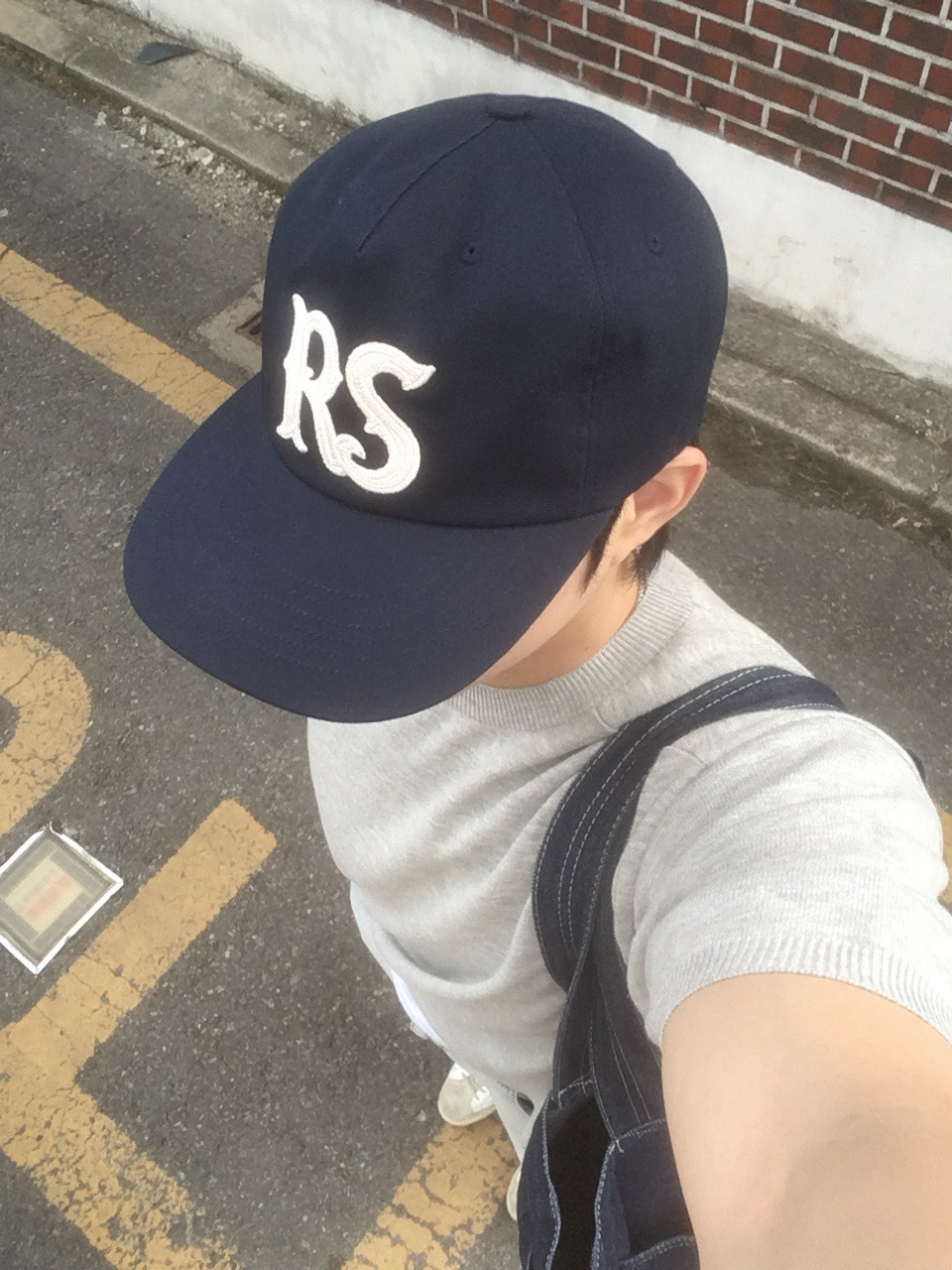 Rust And Stone Chain Stitch Ball Cap Navy 착용 스타일 - 5