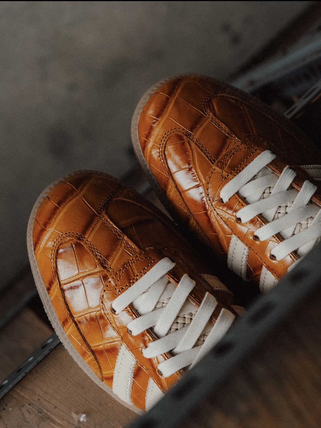 Adidas x Wales Bonner Samba Brown White 착용 스타일 - 1