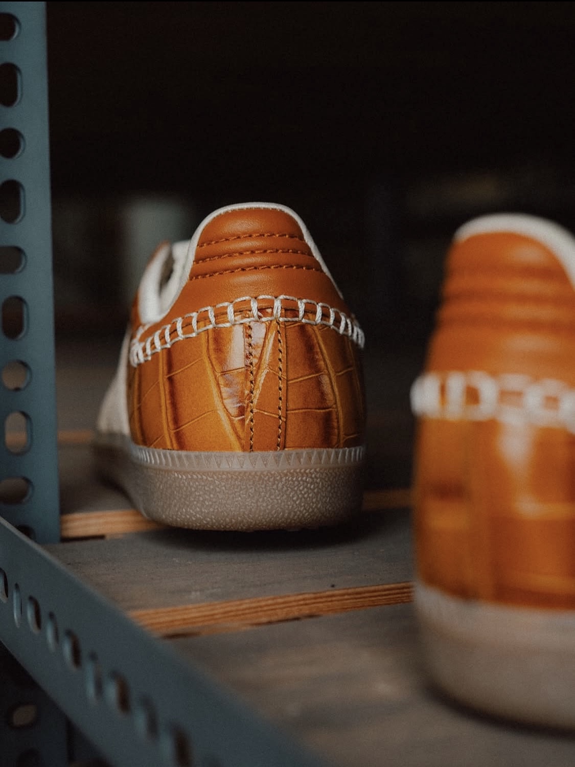 Adidas x Wales Bonner Samba Brown White 착용 스타일 - 3