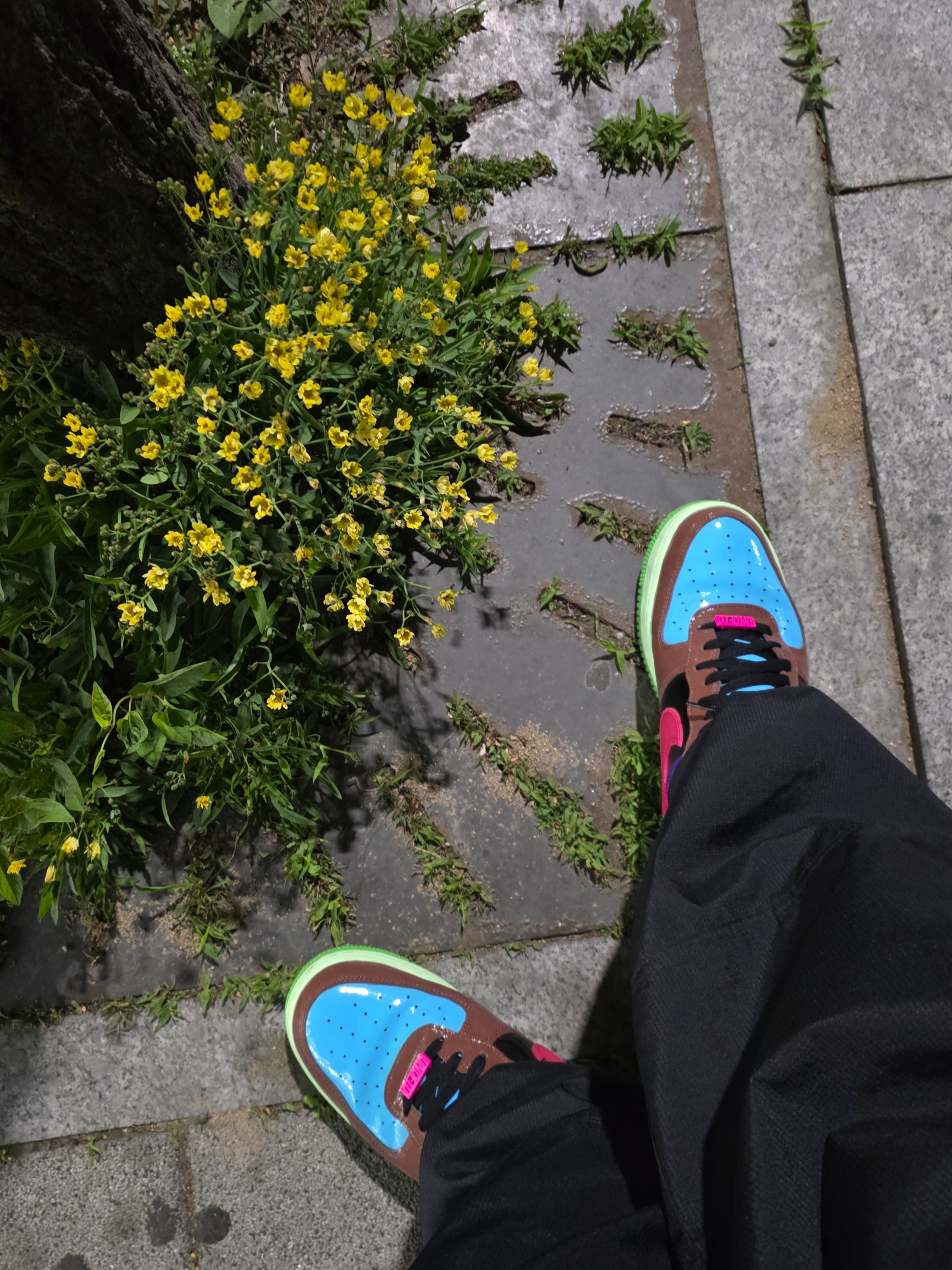 Nike x Undefeated Air Force 1 Low SP Multi Patent Pink Prime 착용 스타일