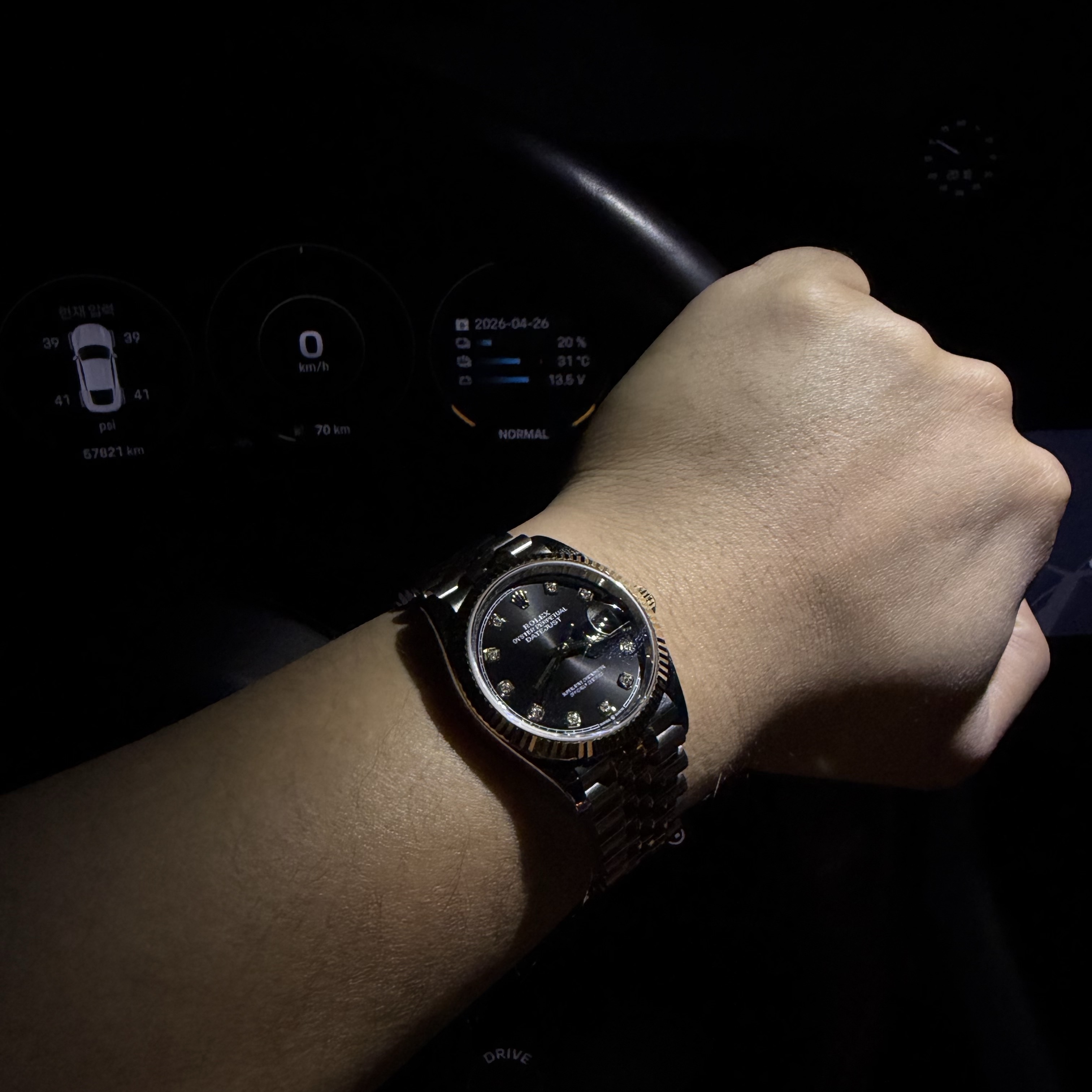 Rolex Datejust 36mm 126233 Bright Black Diamond-Set Jubilee 착용 스타일