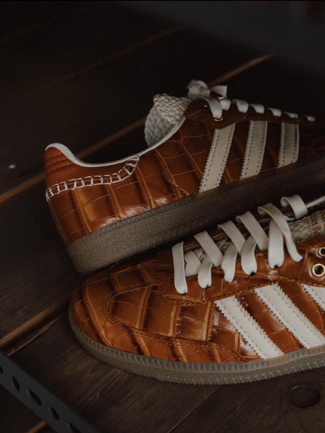 Adidas x Wales Bonner Samba Brown White 착용 스타일 - 2