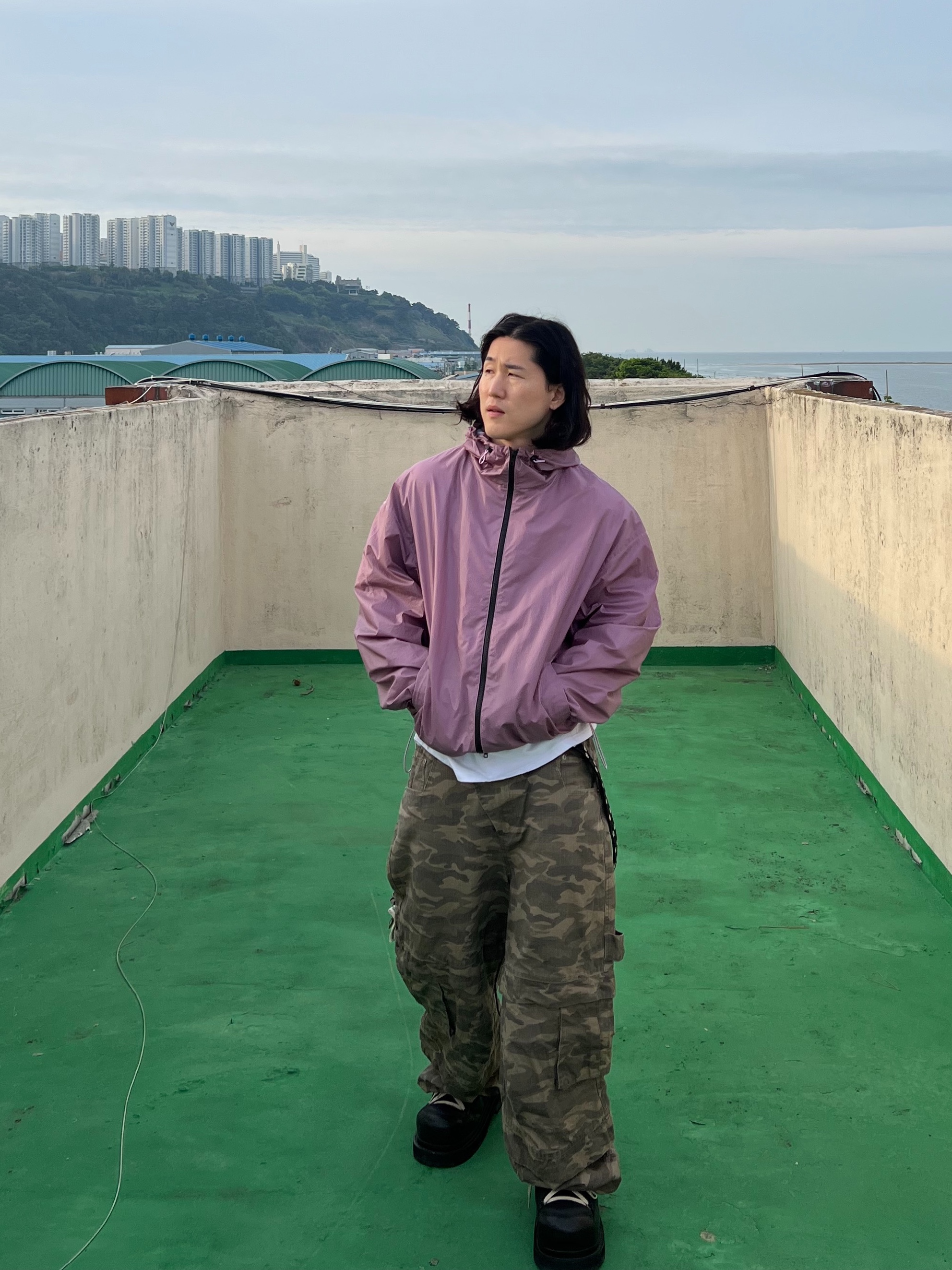 [KREAM Exclusive] Kamien Titan Baggy Pants Kream Camo, Kamien Shift Shell Jacket Exclusive 착용 스타일 - 6
