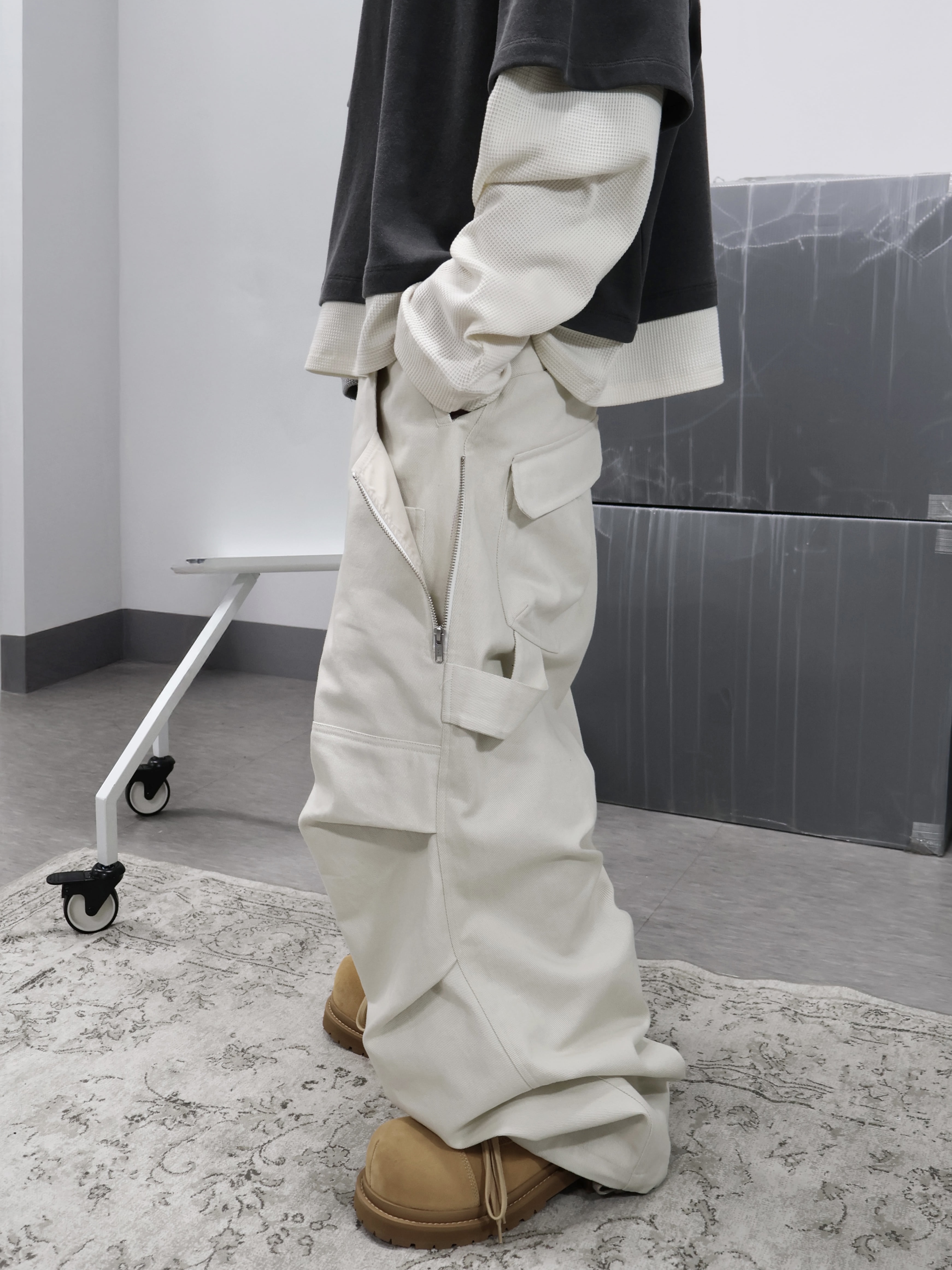 Kamien Ground Pants Ecru 착용 스타일