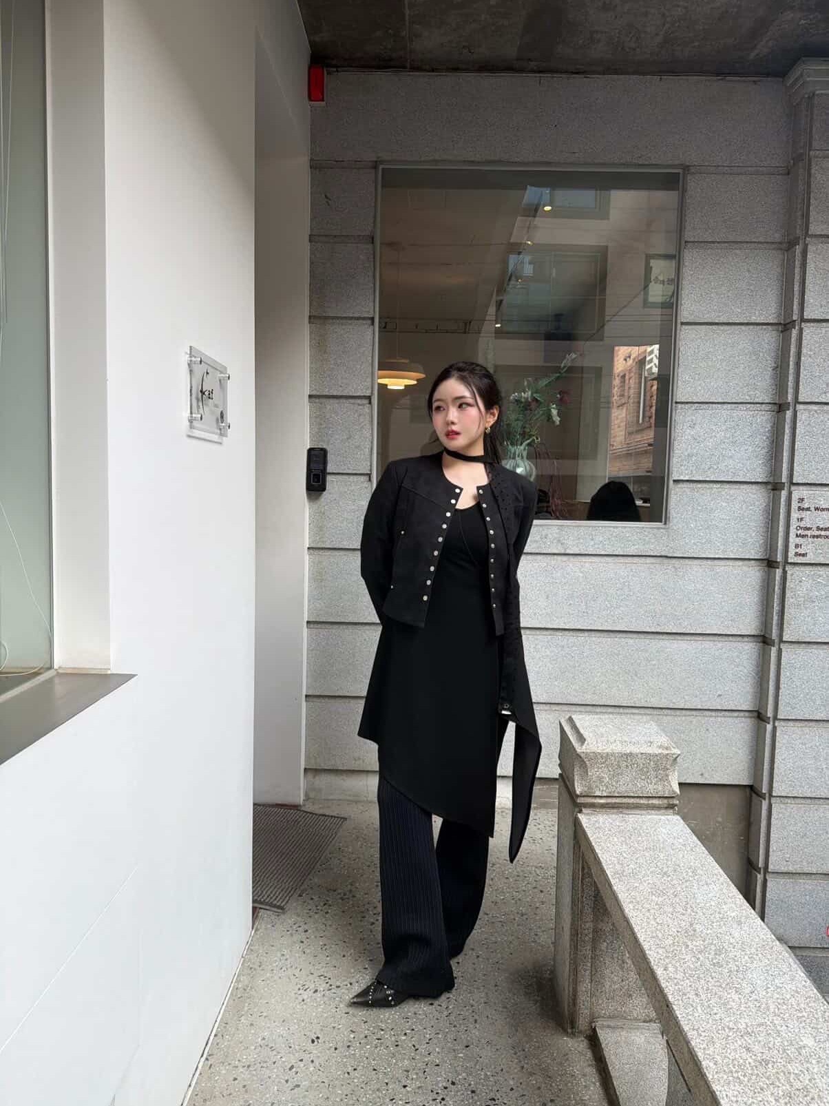 BLR Unbalanced Gradation One-Piece Black 착용 스타일
