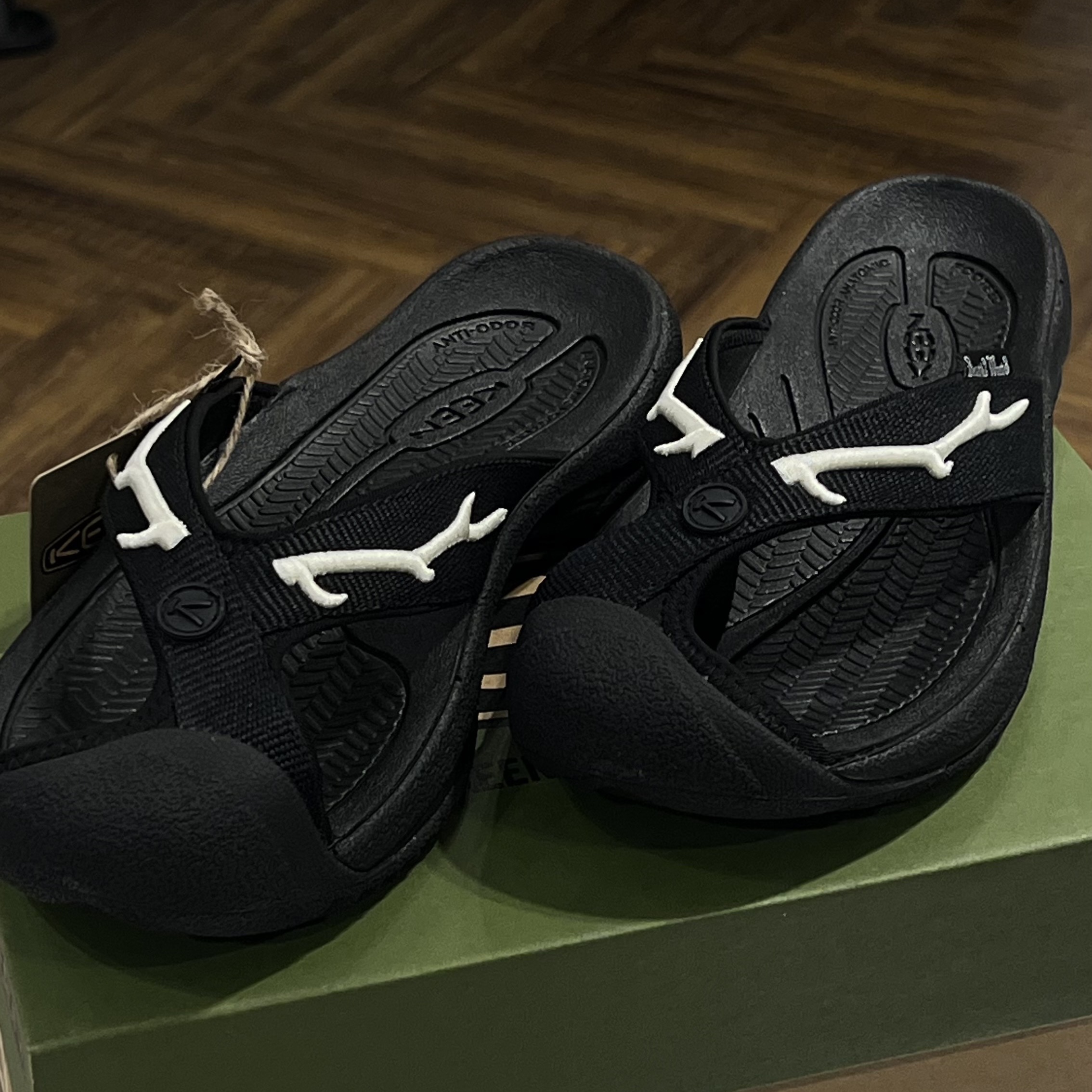 Keen x South2 West8 Waimea H2 Deer Horn Embossed 착용 스타일 - 2