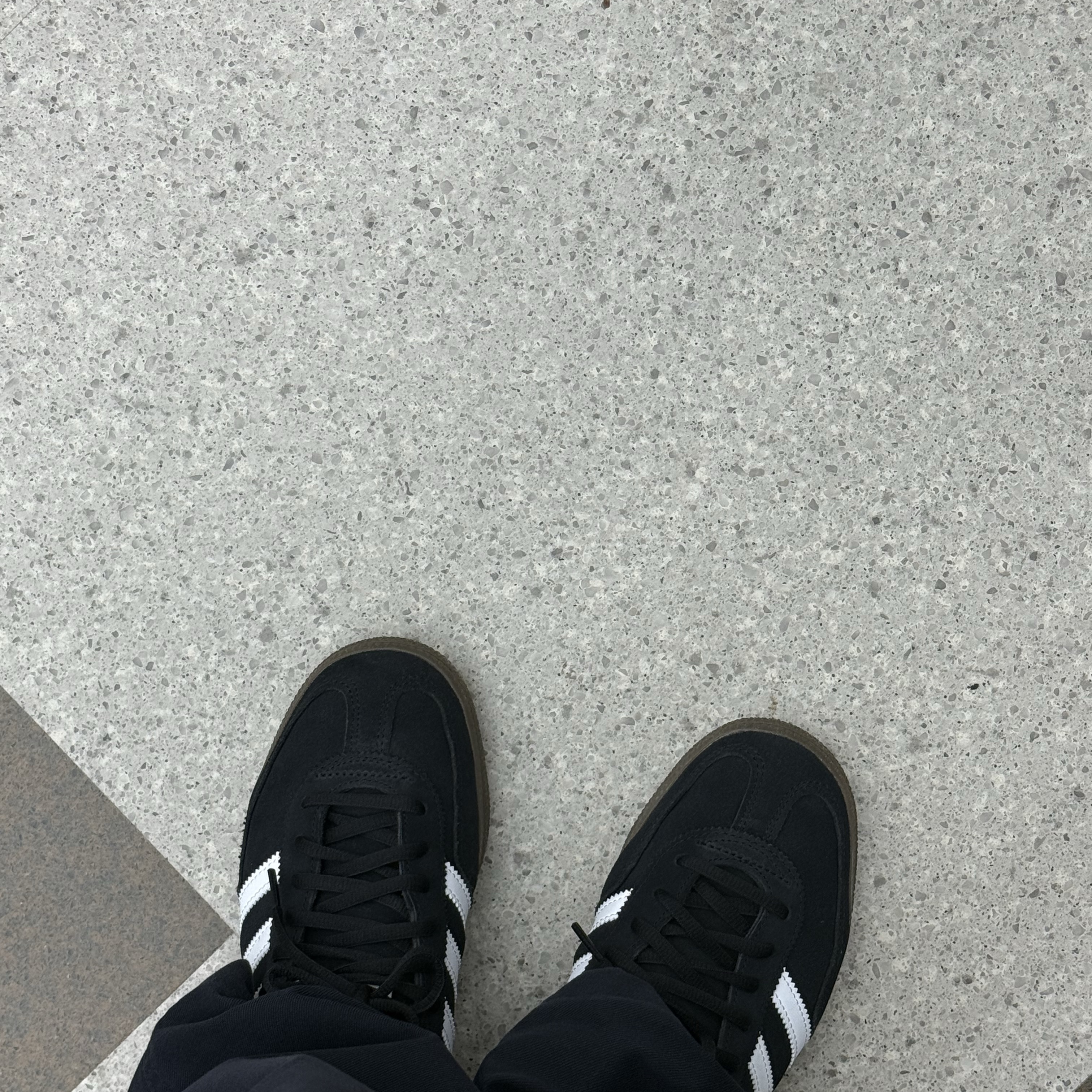Adidas Spezial Handball Core Black 착용 스타일