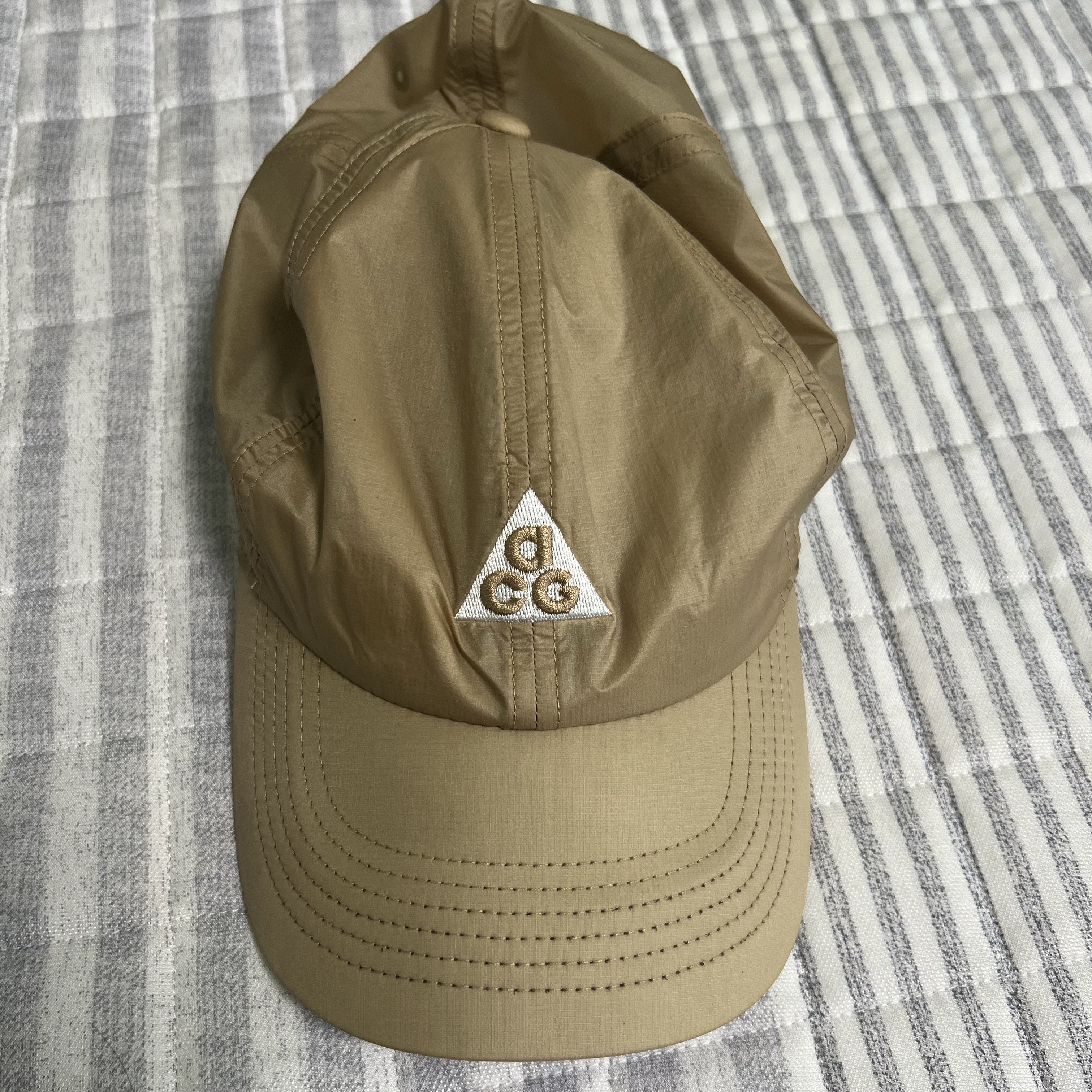 Nike ACG Dri-Fit Club Trail Cap Parachute Beige 착용 스타일