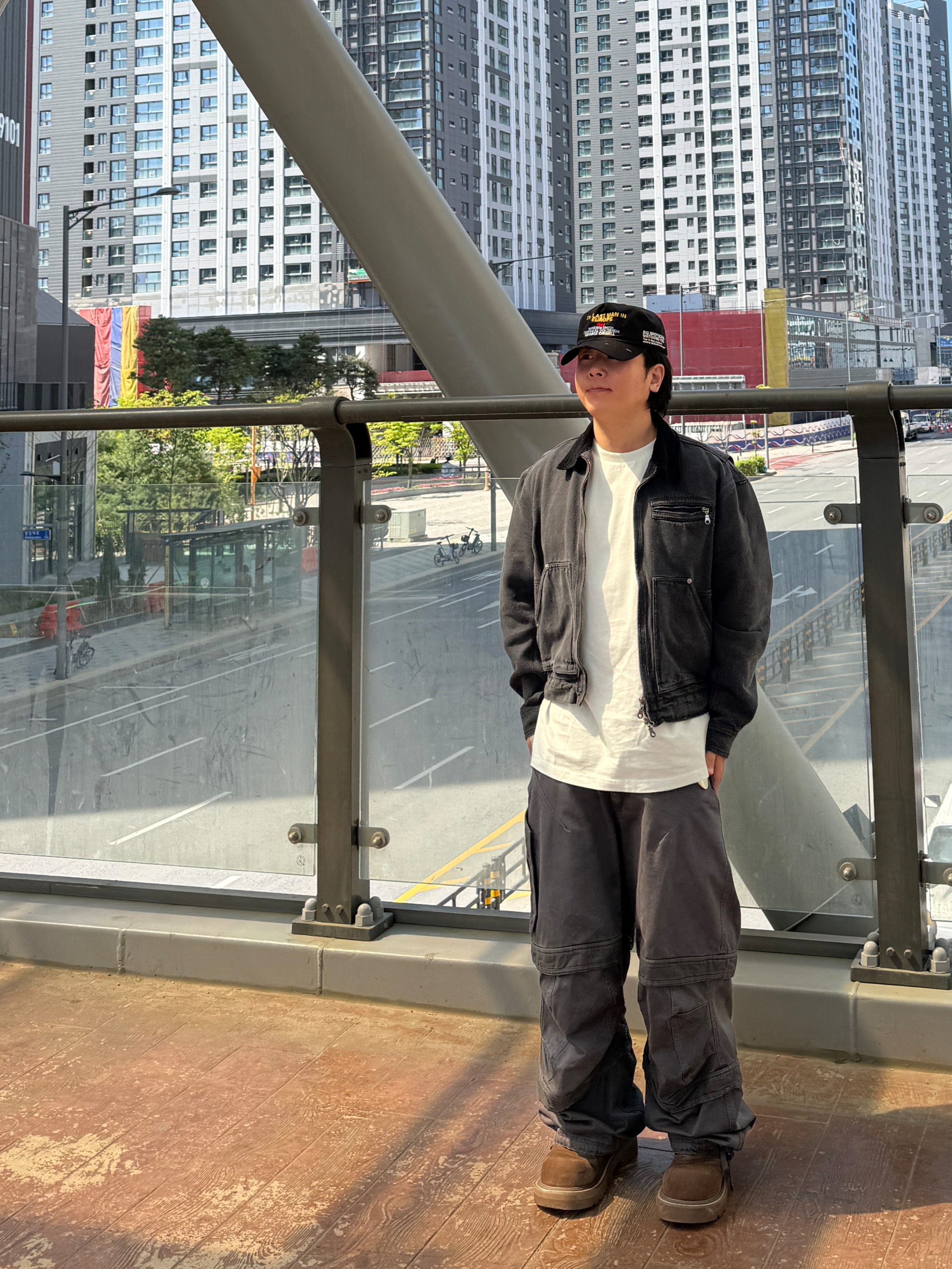 SOULESURES BOLD BELUGA Espresso Brown, farfromwhat far layered work pants_charcoal 착용 스타일 - 3