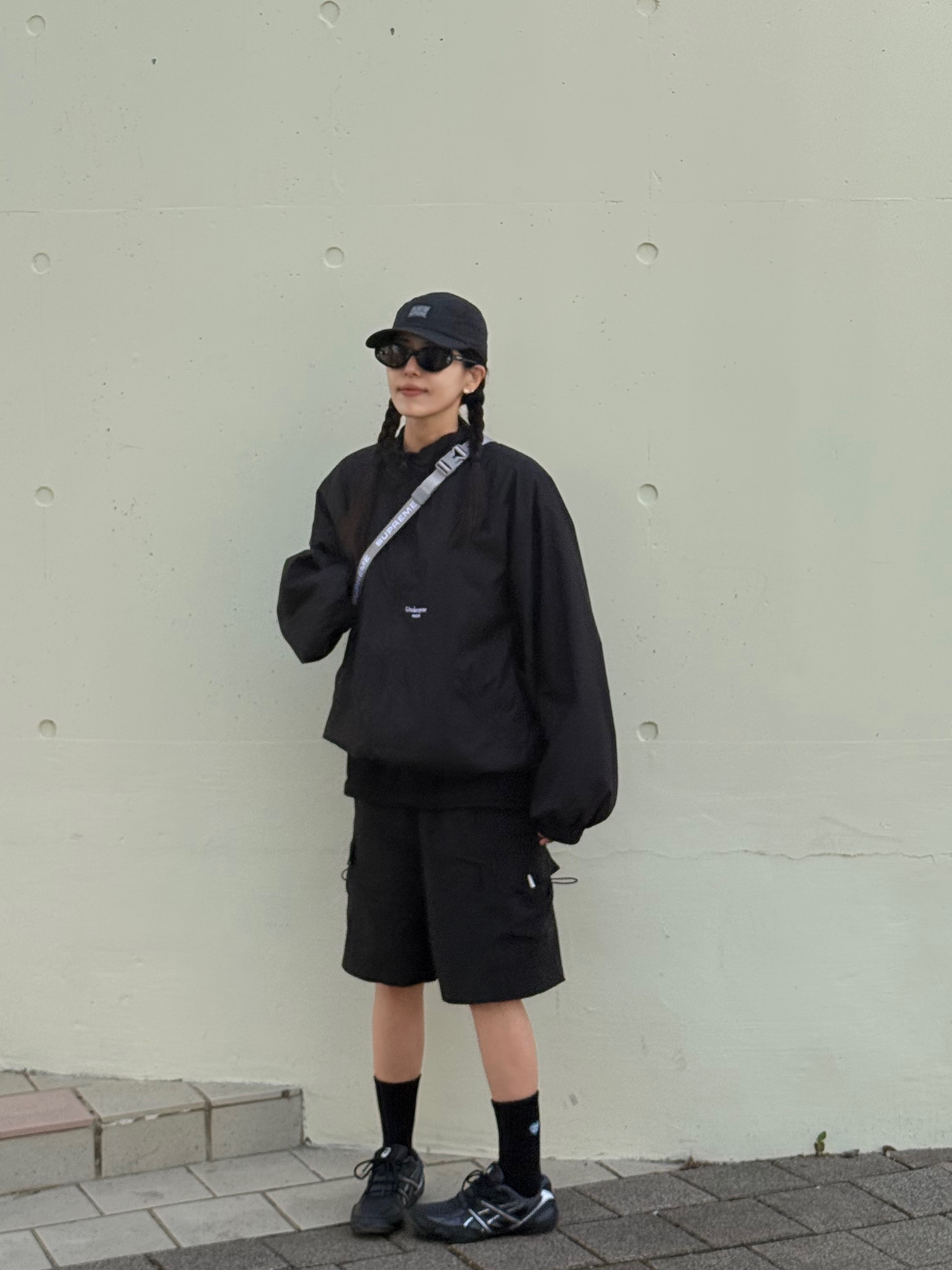 Supreme x Marithe Francois Girbaud Sport Camp Cap Black - 25SS, Undermycar Mu.24 Anti Fxxking Logo Play Crop Zip-up Jacket Black 착용 스타일 - 2