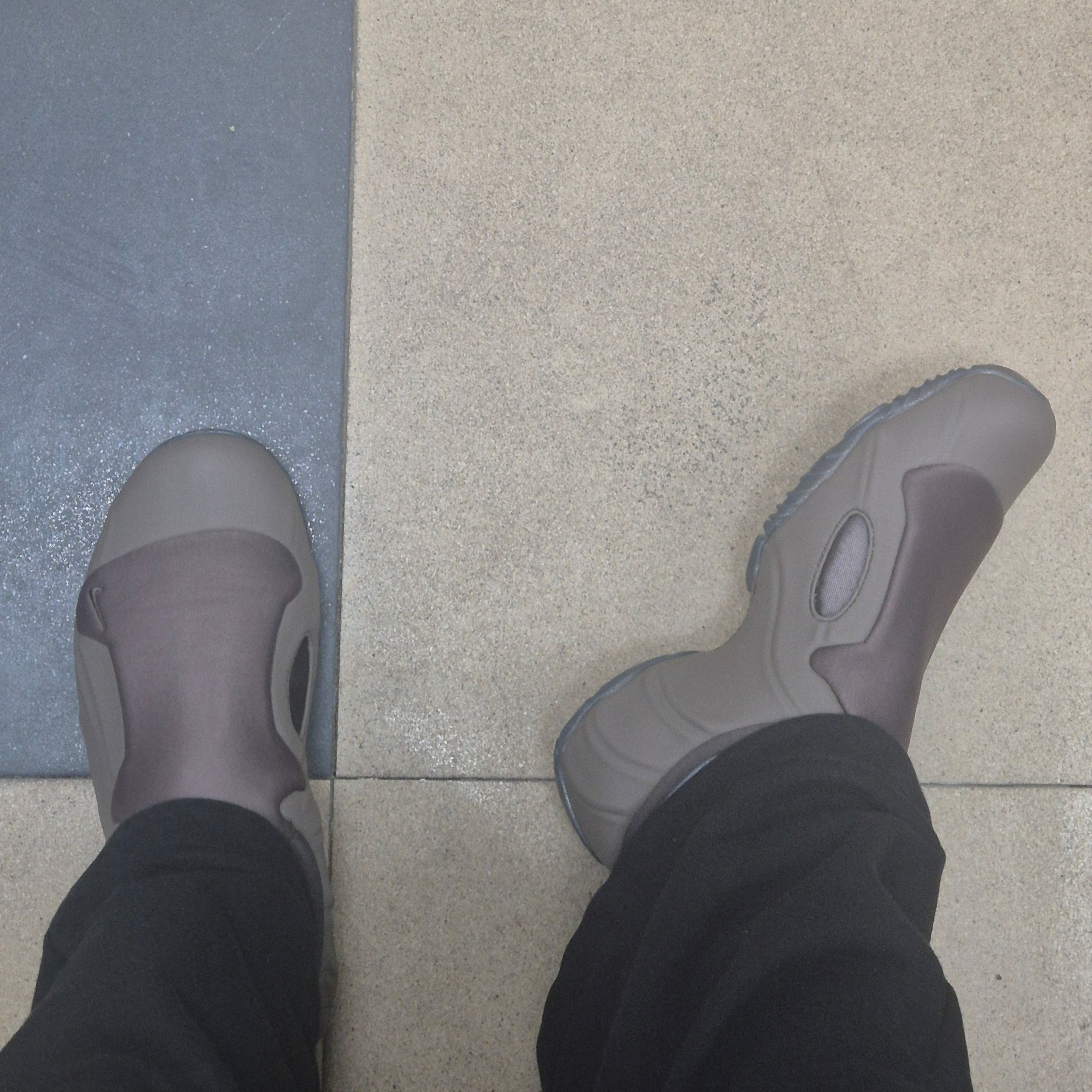 Nike Clogposite Ironstone and Black 착용 스타일