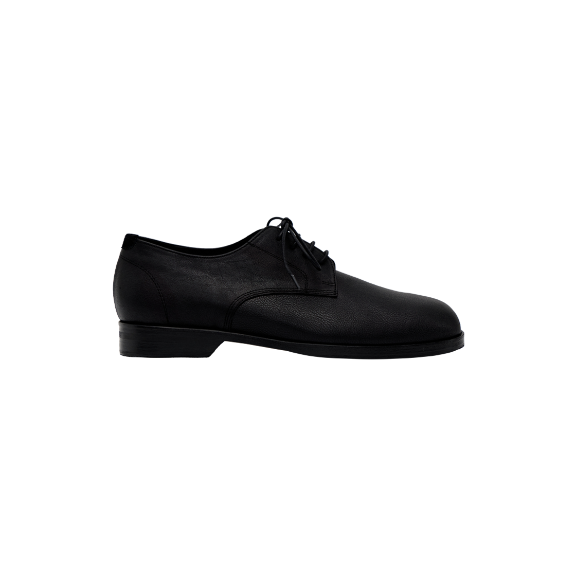 [프리오더] 폴리테루 그레인 토 더비 슈즈 블랙([프리오더] Polyteru Grain Toe Derby Shoes Black)