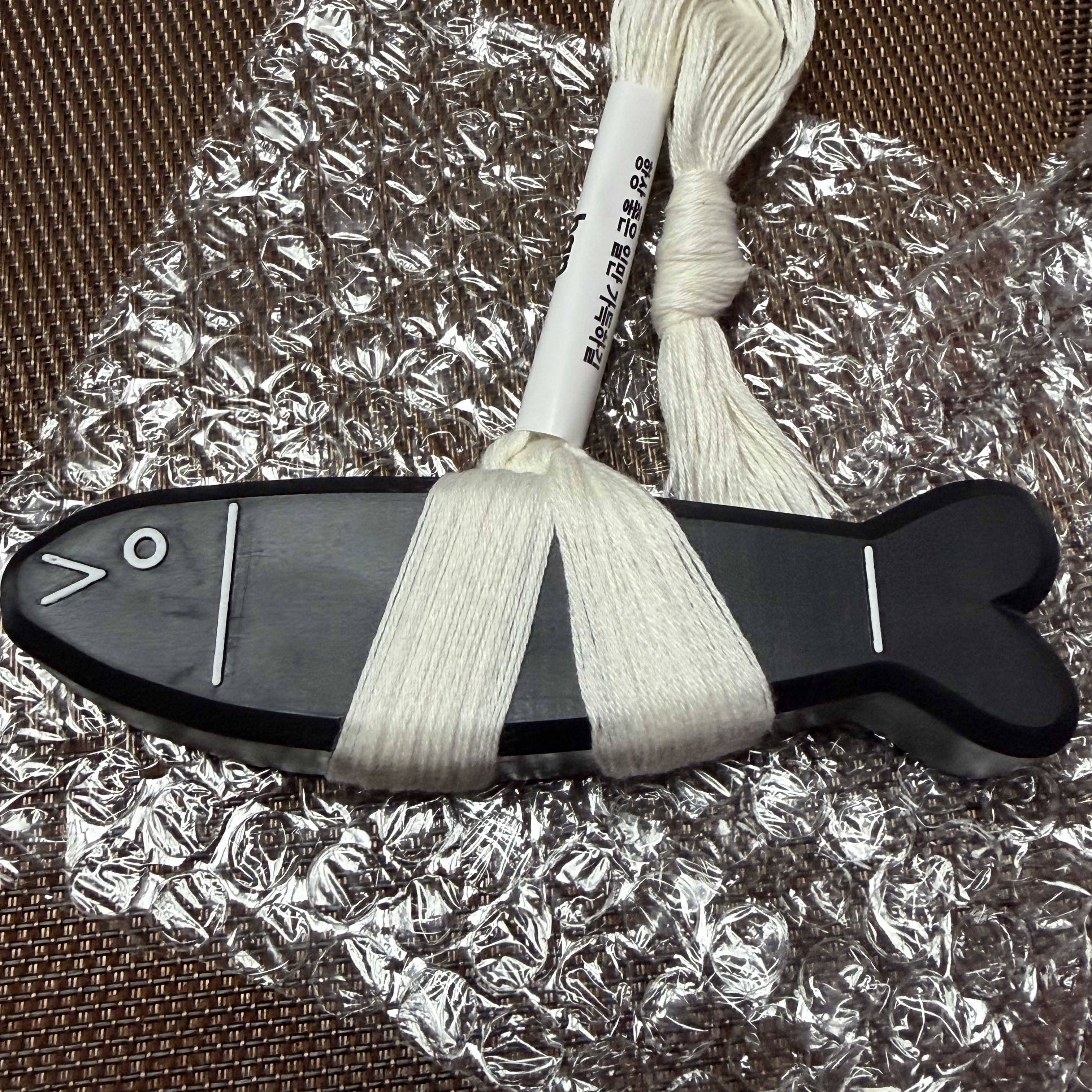 [KREAM 단독] HAP Luck pollack ornaments black 착용 스타일 - 1