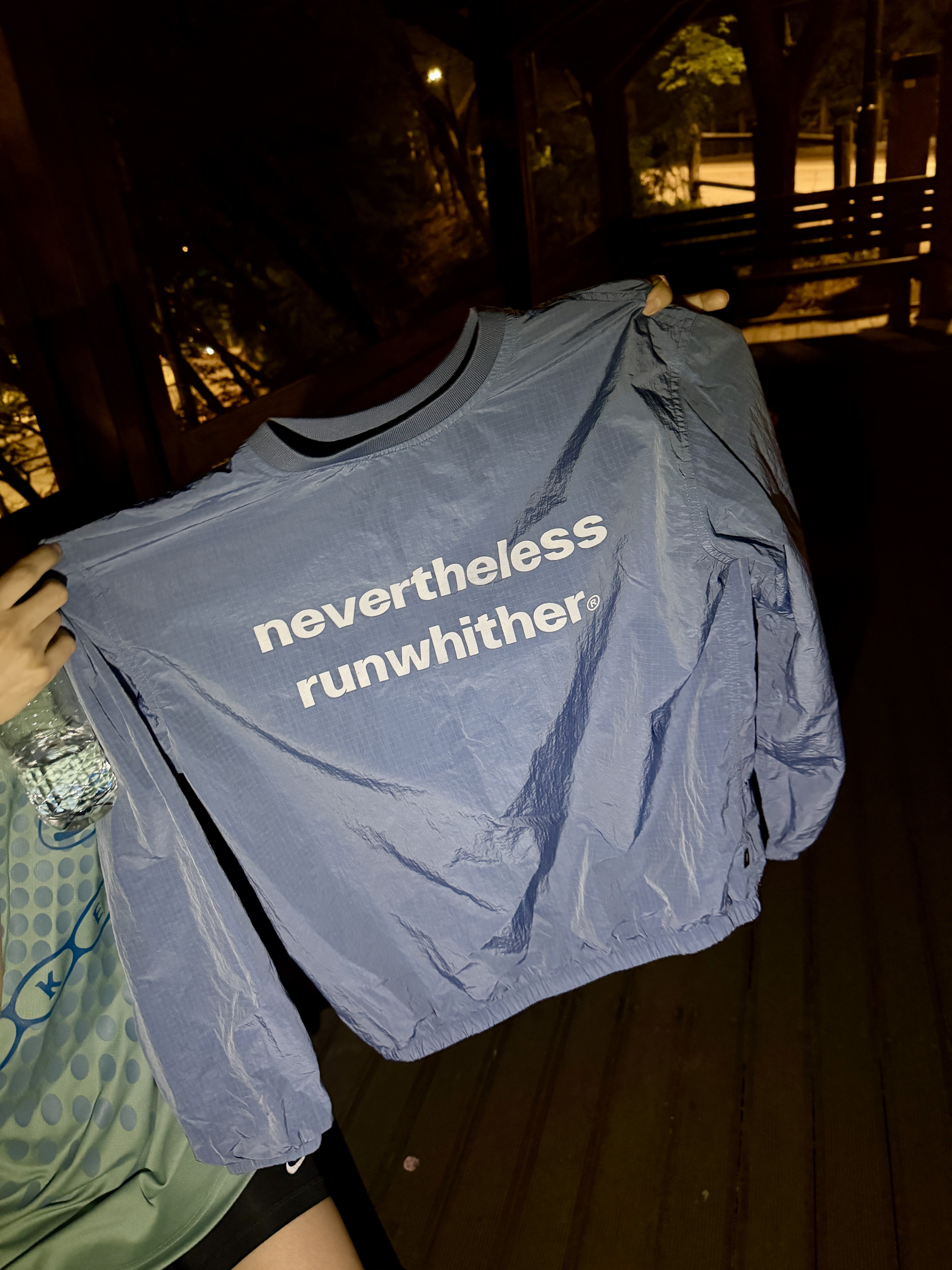 [KREAM 단독] runwhither Windbreaker MTM V2 Blue 착용 스타일