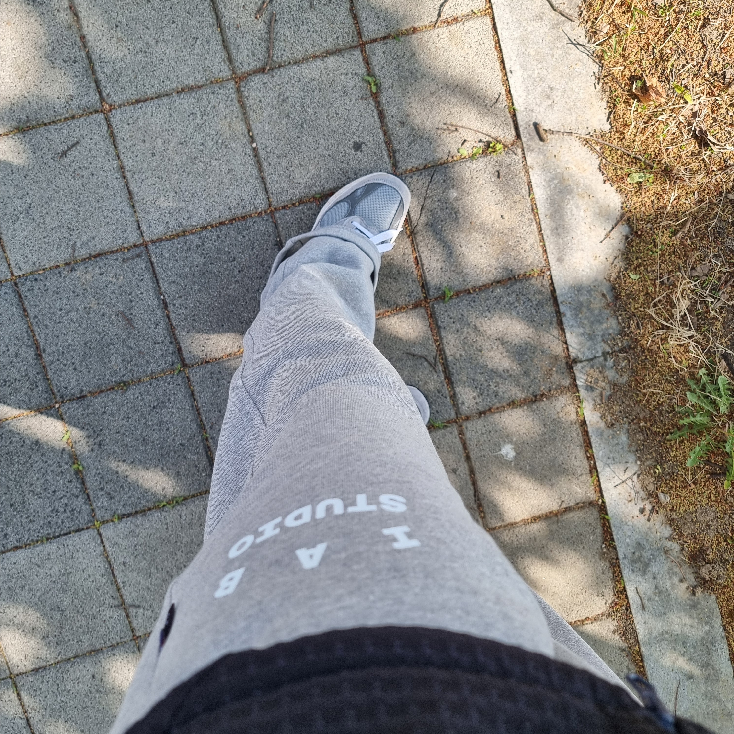 IAB Studio IAB Sweatpants Melange Gray 착용 스타일