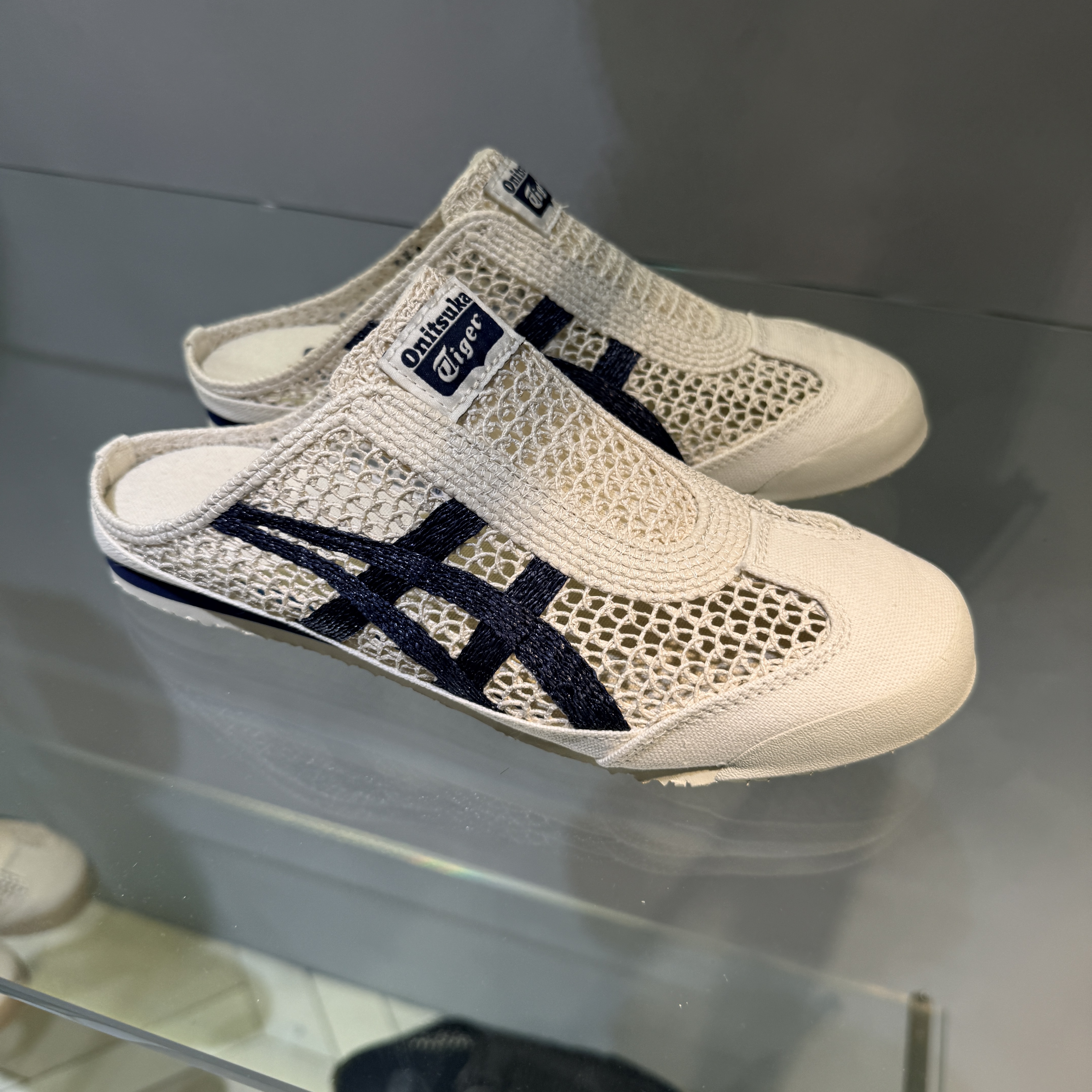Onitsuka Tiger Mexico 66 Sabot Birch Peacoat 착용 스타일