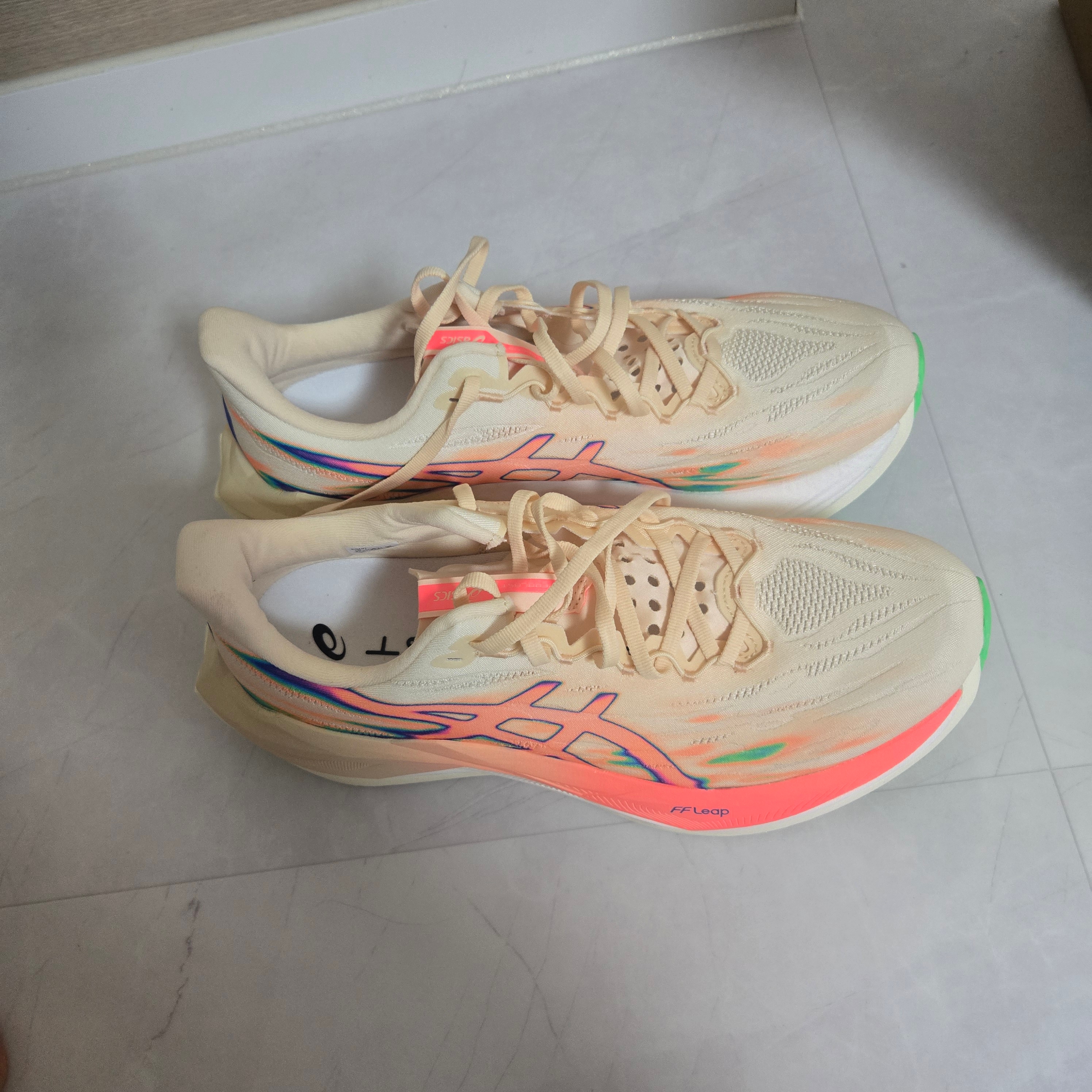 Asics Superblast 3 Seashell Sun Coral 착용 스타일