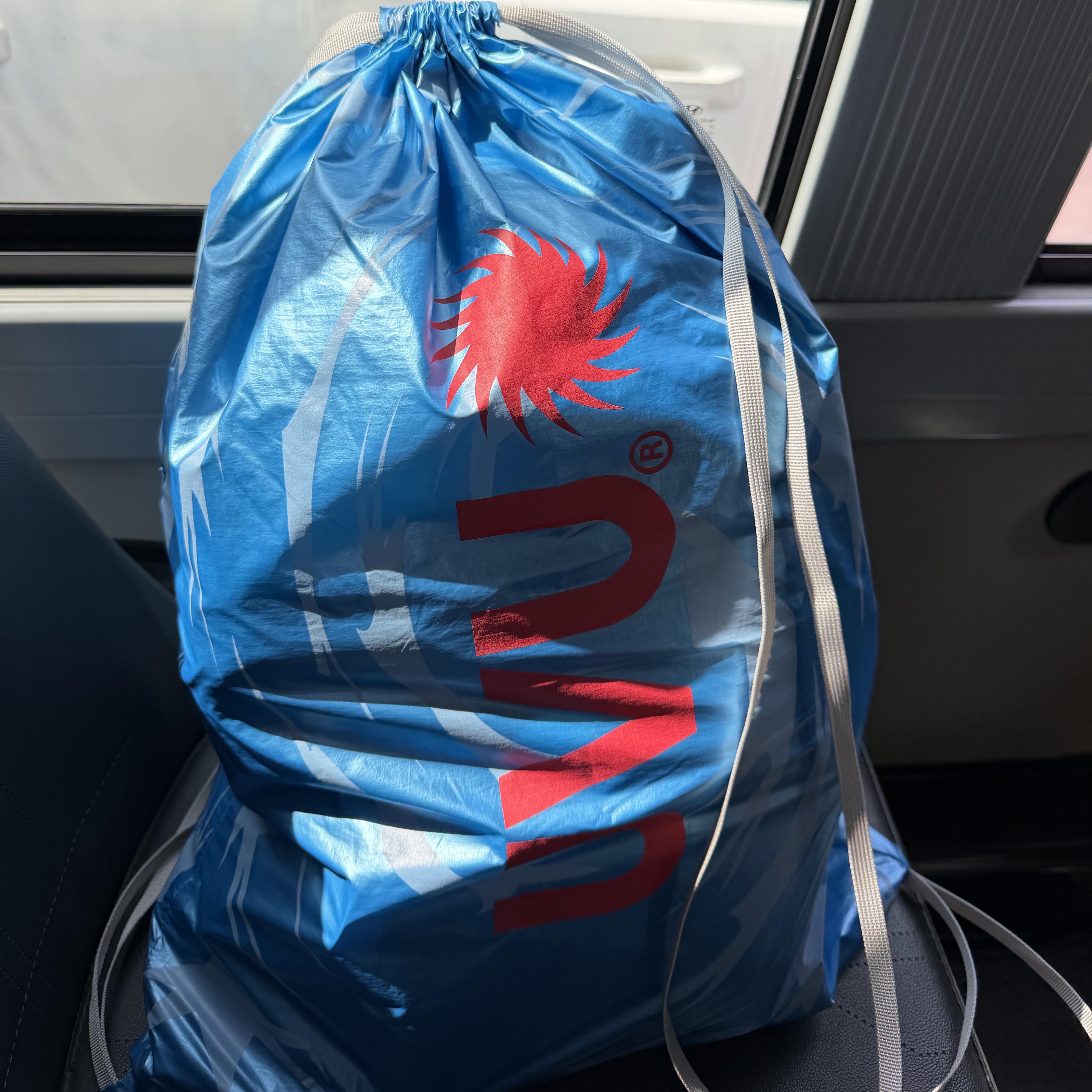 UVU Chicago 25 Racing Bag Blue 착용 스타일