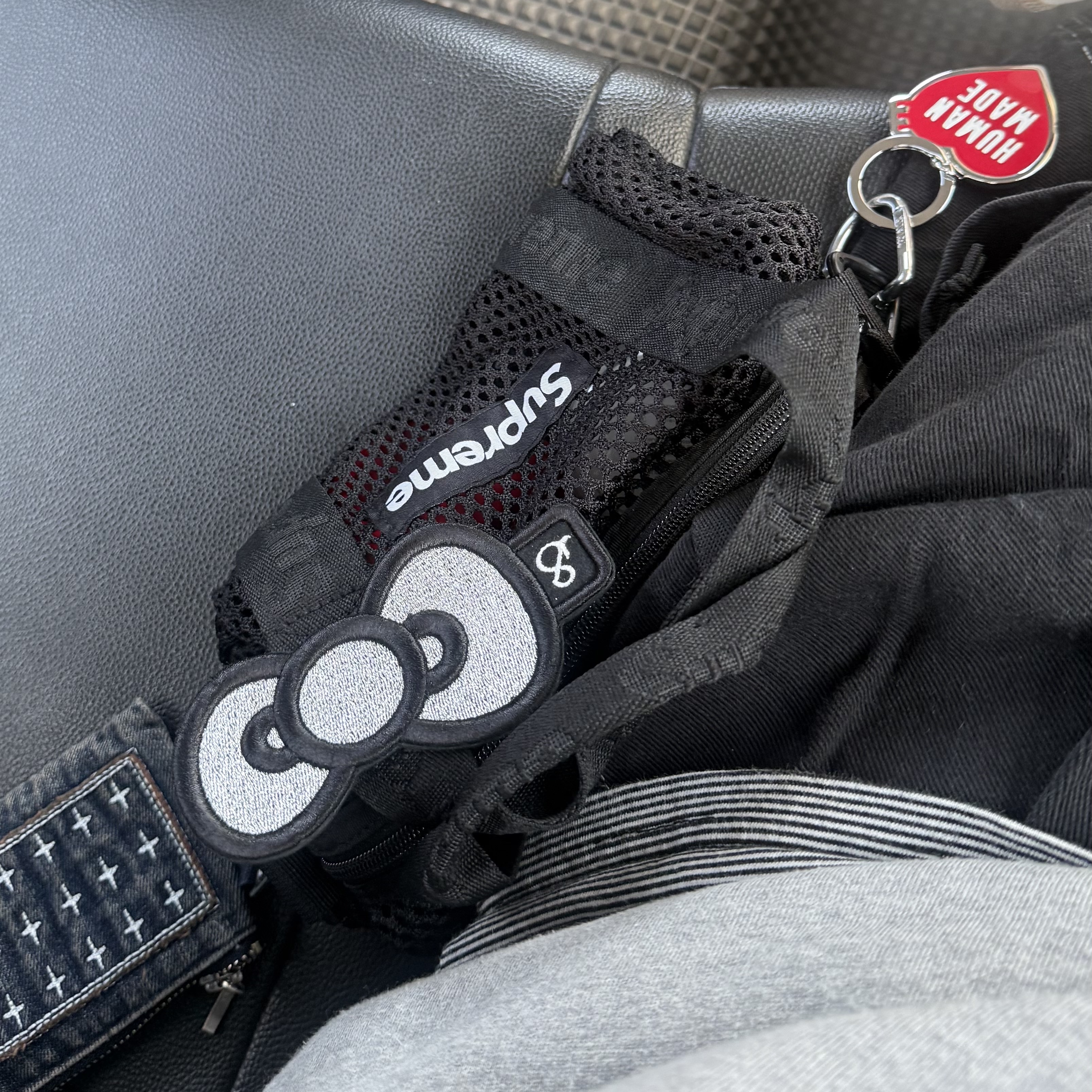 Supreme Mesh Mini Duffle Bag Black - 25SS, [KREAM 단독] Karactor Patchwork Denim Card Wallet Vintage Blue 착용 스타일