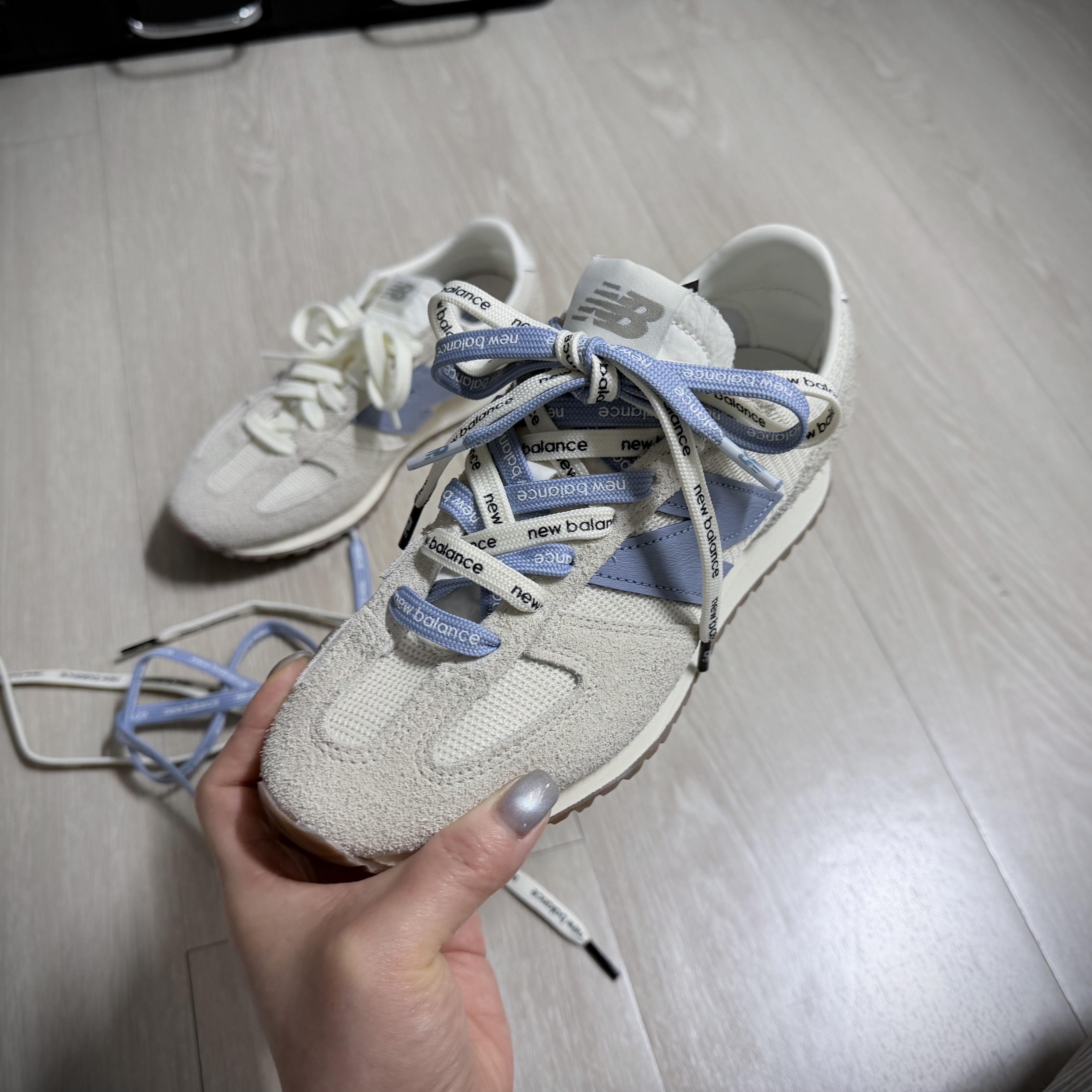 New Balance 471 Timberwolf Angora 착용 스타일