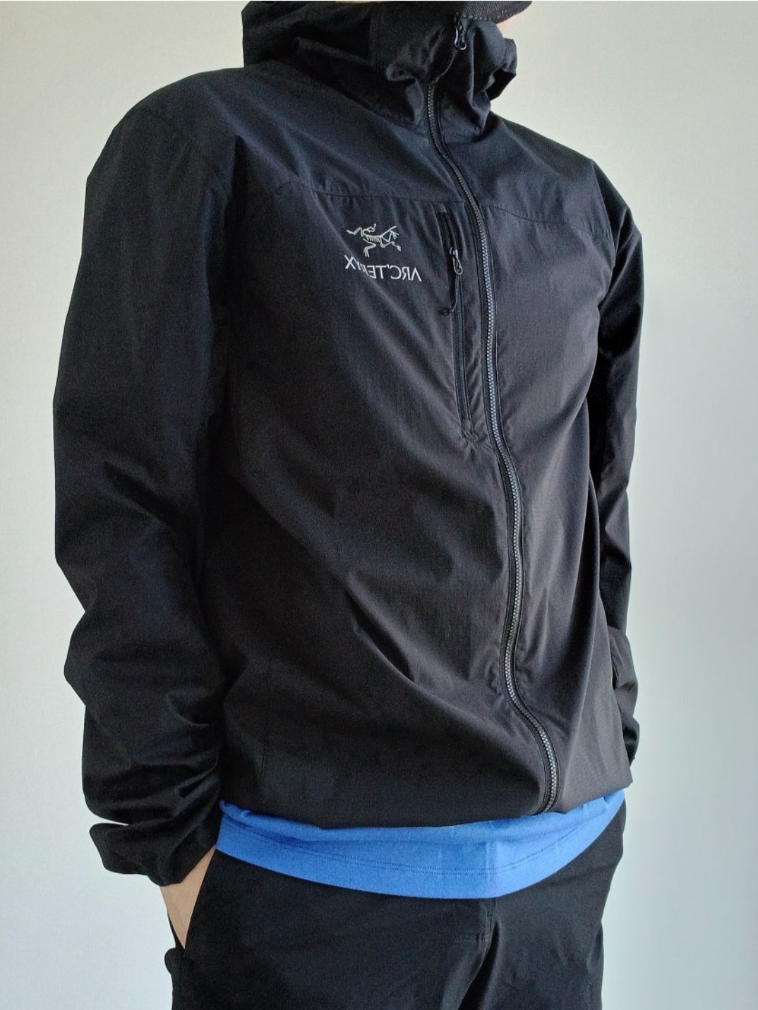 Nike ACG Trail Cap Black, (W) Arc'teryx Kragg SL Cotton Blurred Bird Crew SS T-Shirt Electra Phosphorescent 착용 스타일 - 2