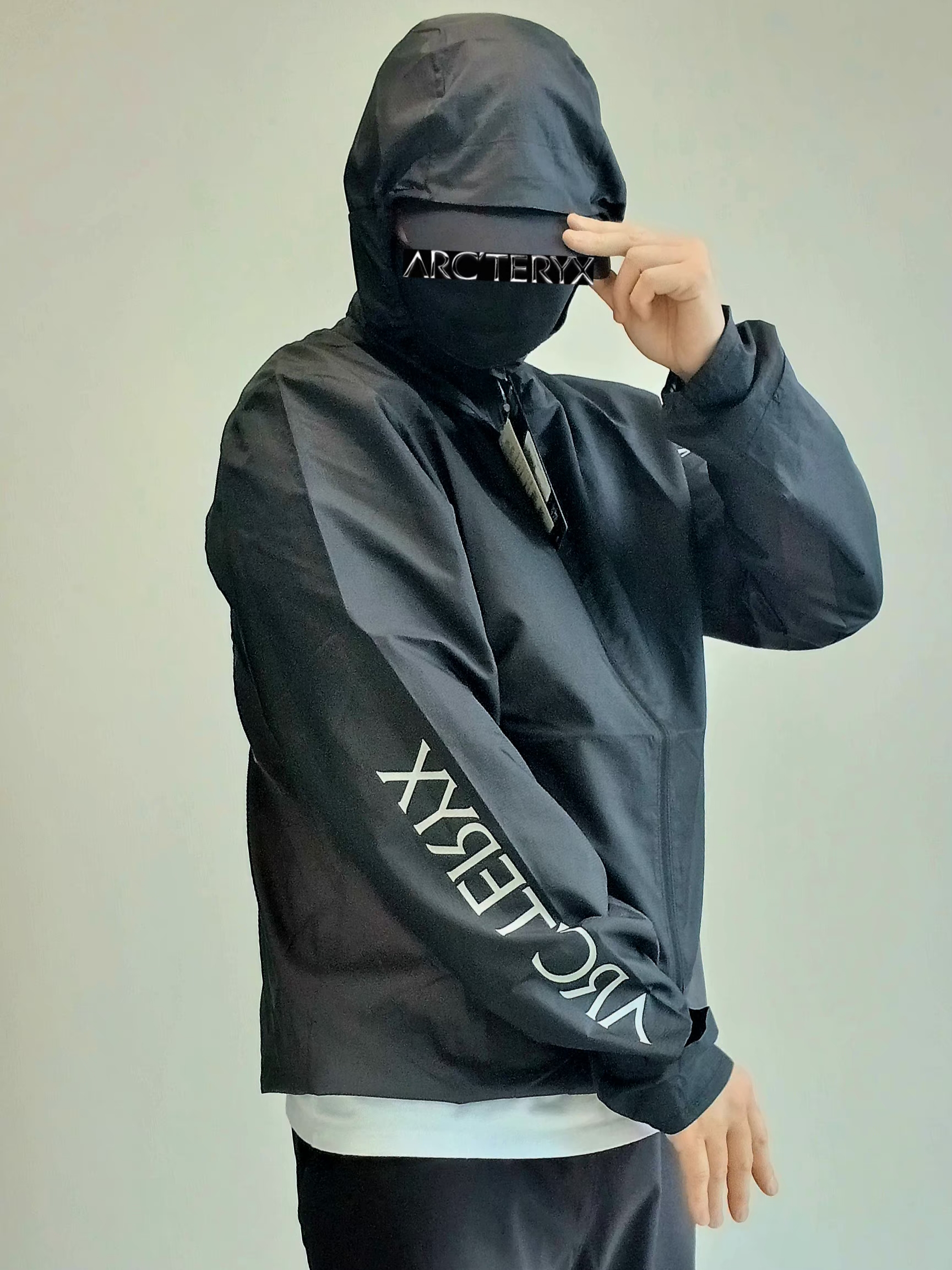 Patagonia Terrebonne Joggers Black, Arc'teryx Kragg SL Cotton Bird Word SS T-Shirt White Light Black 착용 스타일 - 9