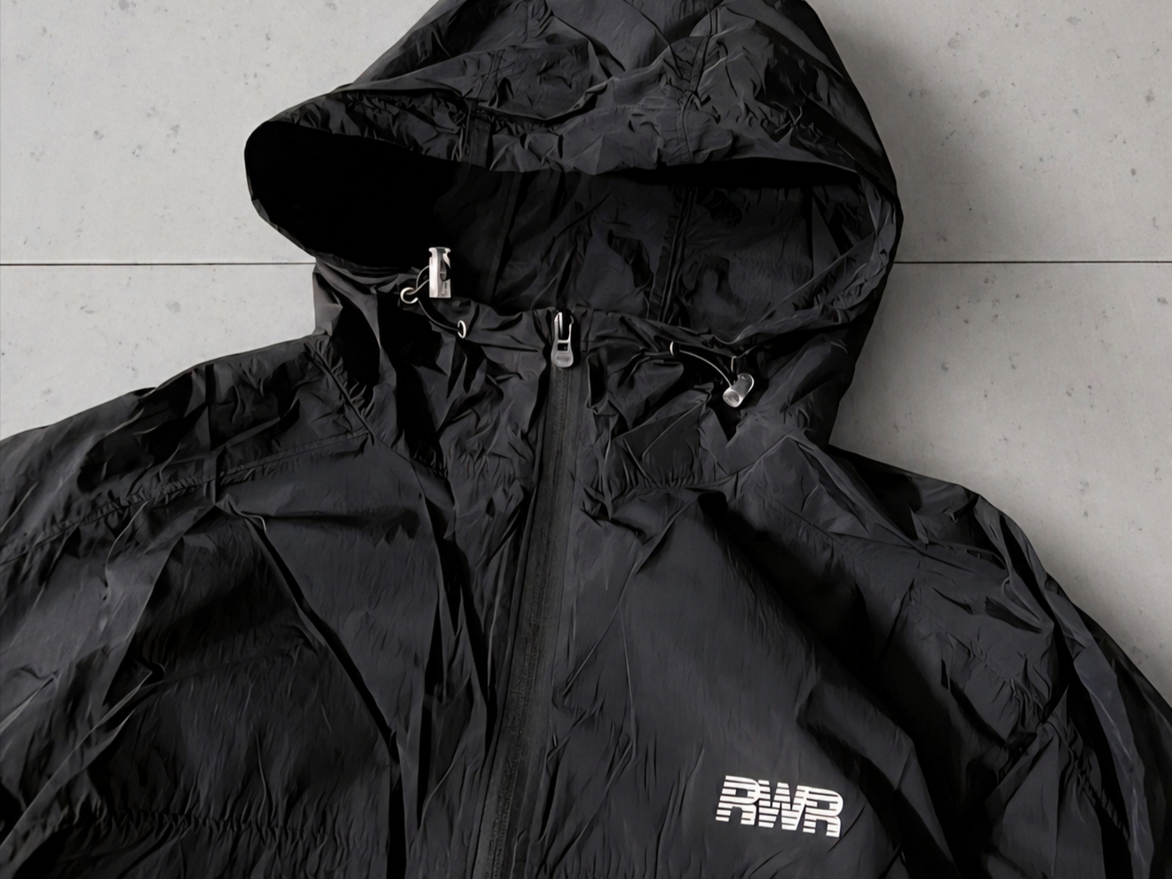 [KREAM 단독] runwhither Windbreaker Jacket Black 착용 스타일