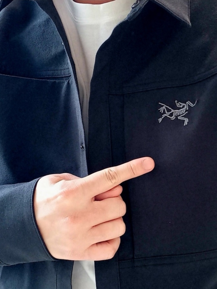 Arc'teryx Cronin Cotton Overshirt Black, Arc'teryx Small Bird Cap Black 착용 스타일 - 2